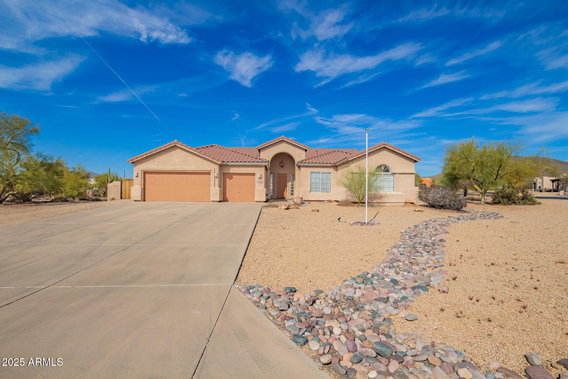 730 E Tanya Trail Property Photo 1