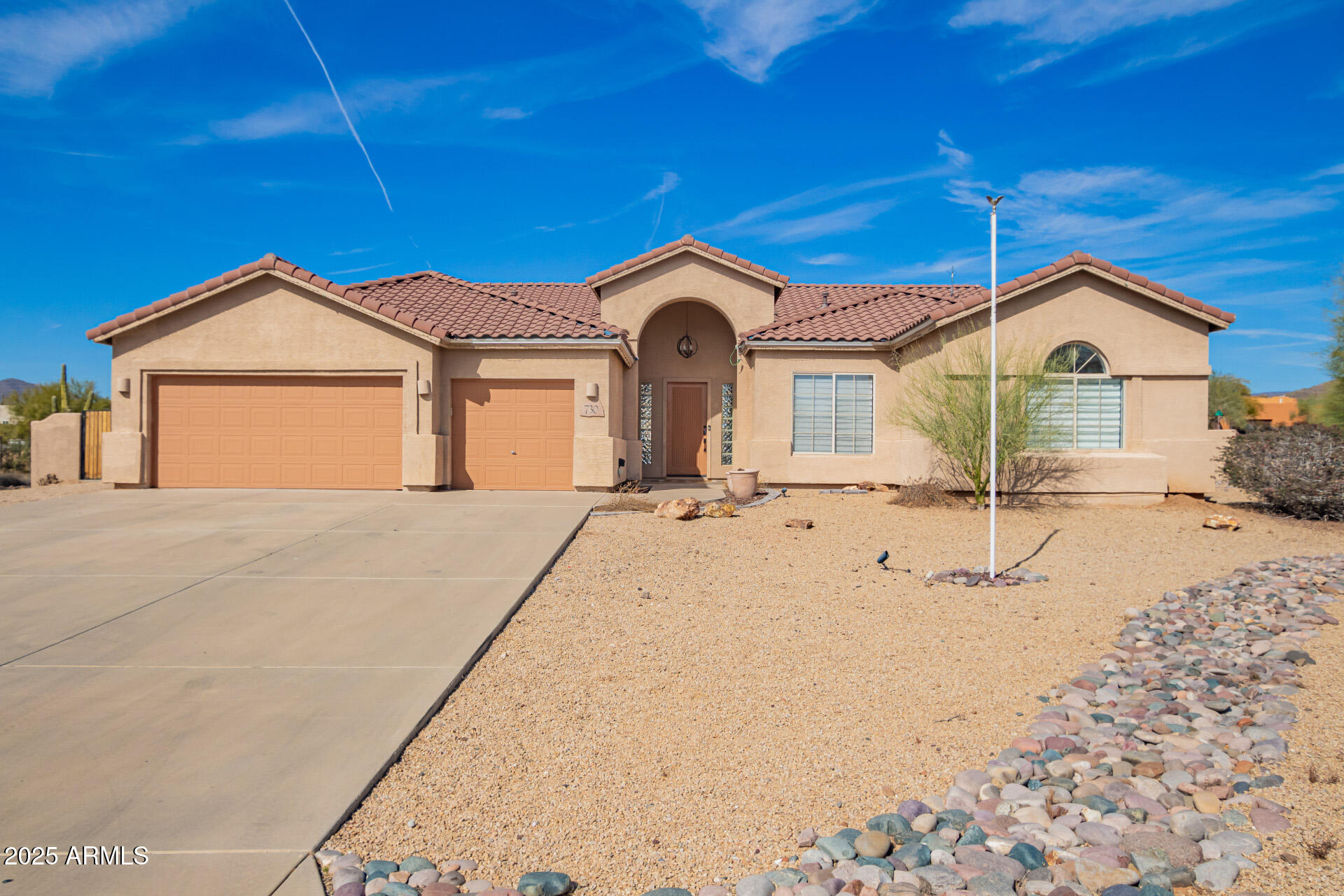 730 E Tanya Trail Property Photo 2