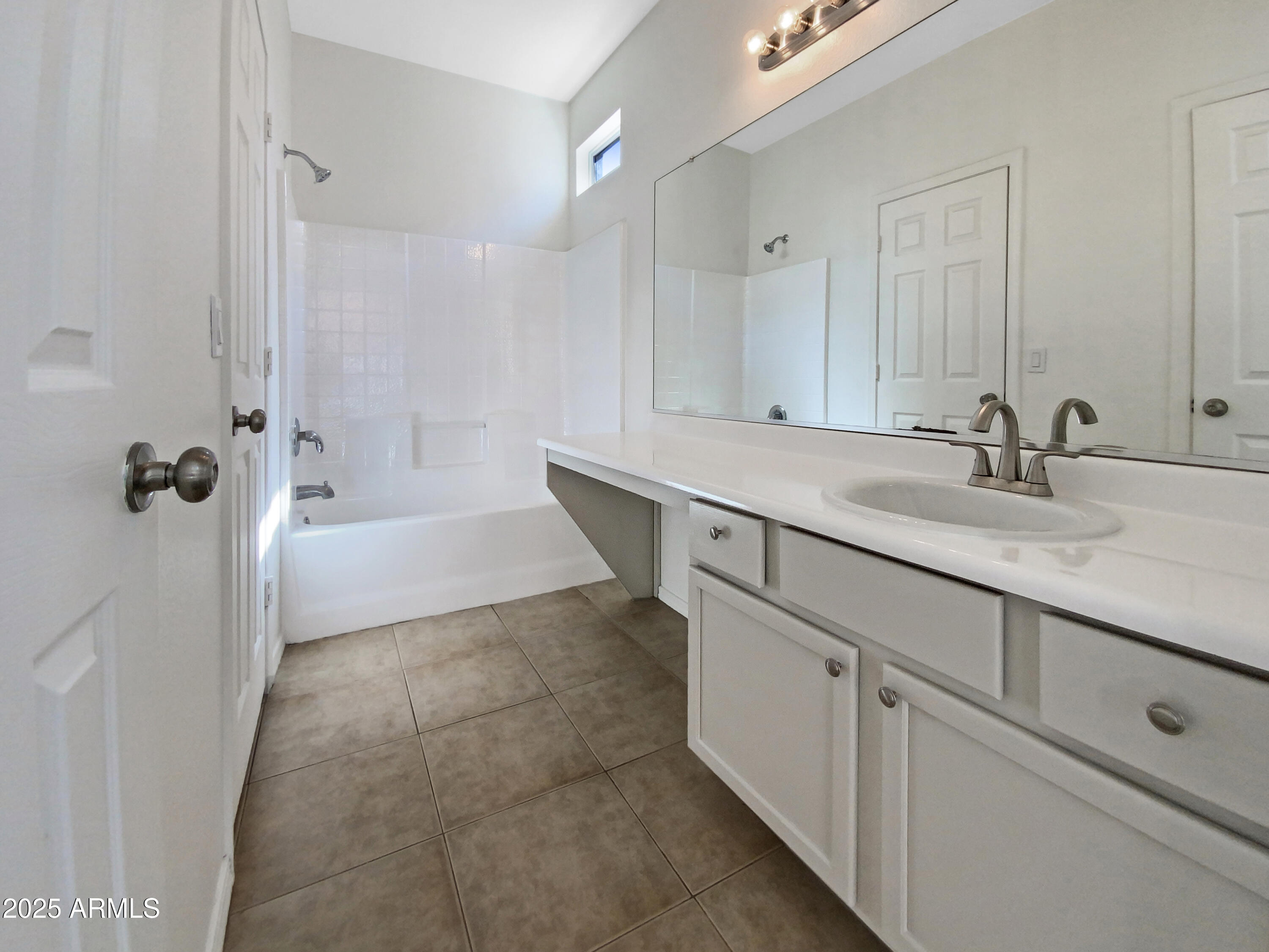 1131 E Catino Street Property Photo 7