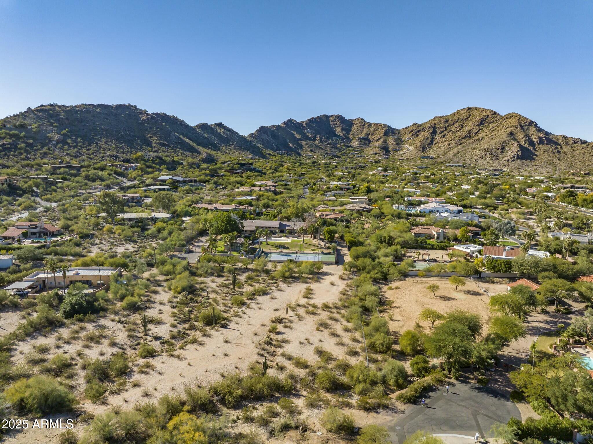 6515 E Bluebird Lane Property Photo 9
