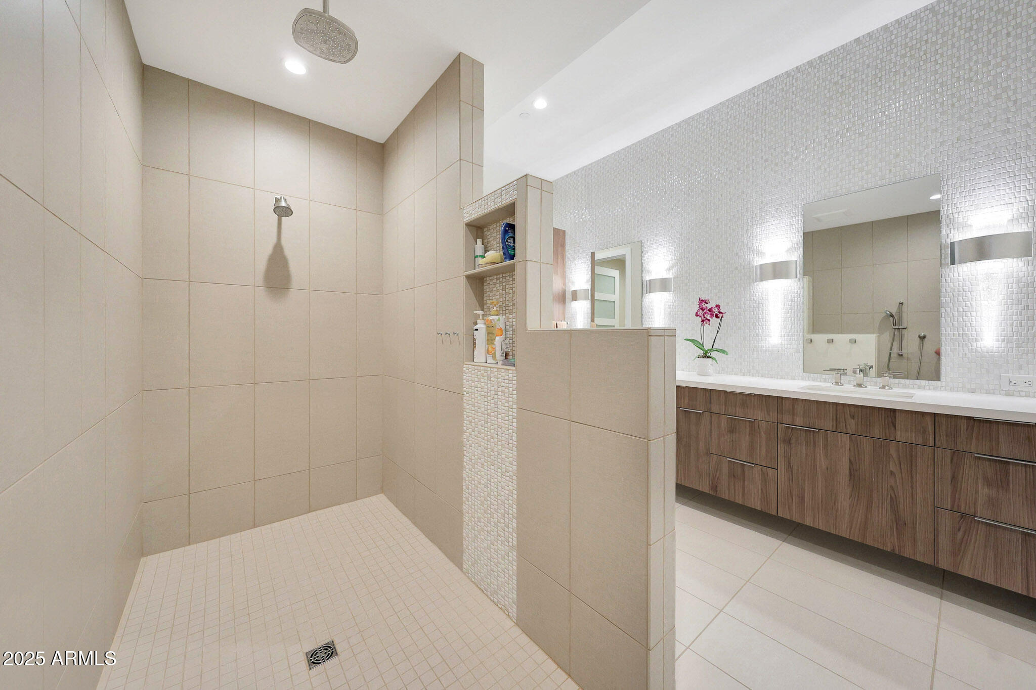 6166 N Scottsdale Road Property Photo 17