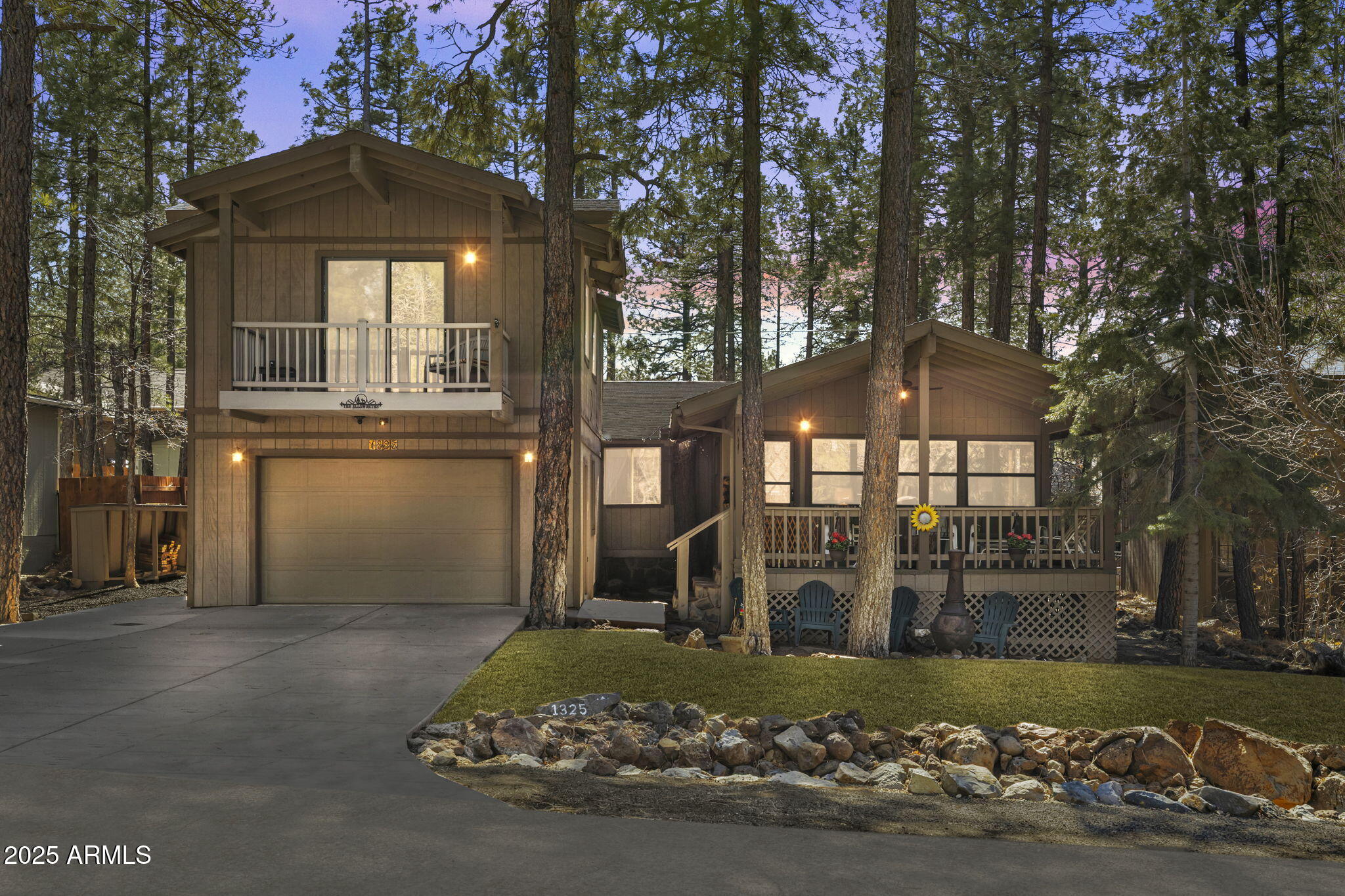 1325 E Jaguar Lane Property Photo 1
