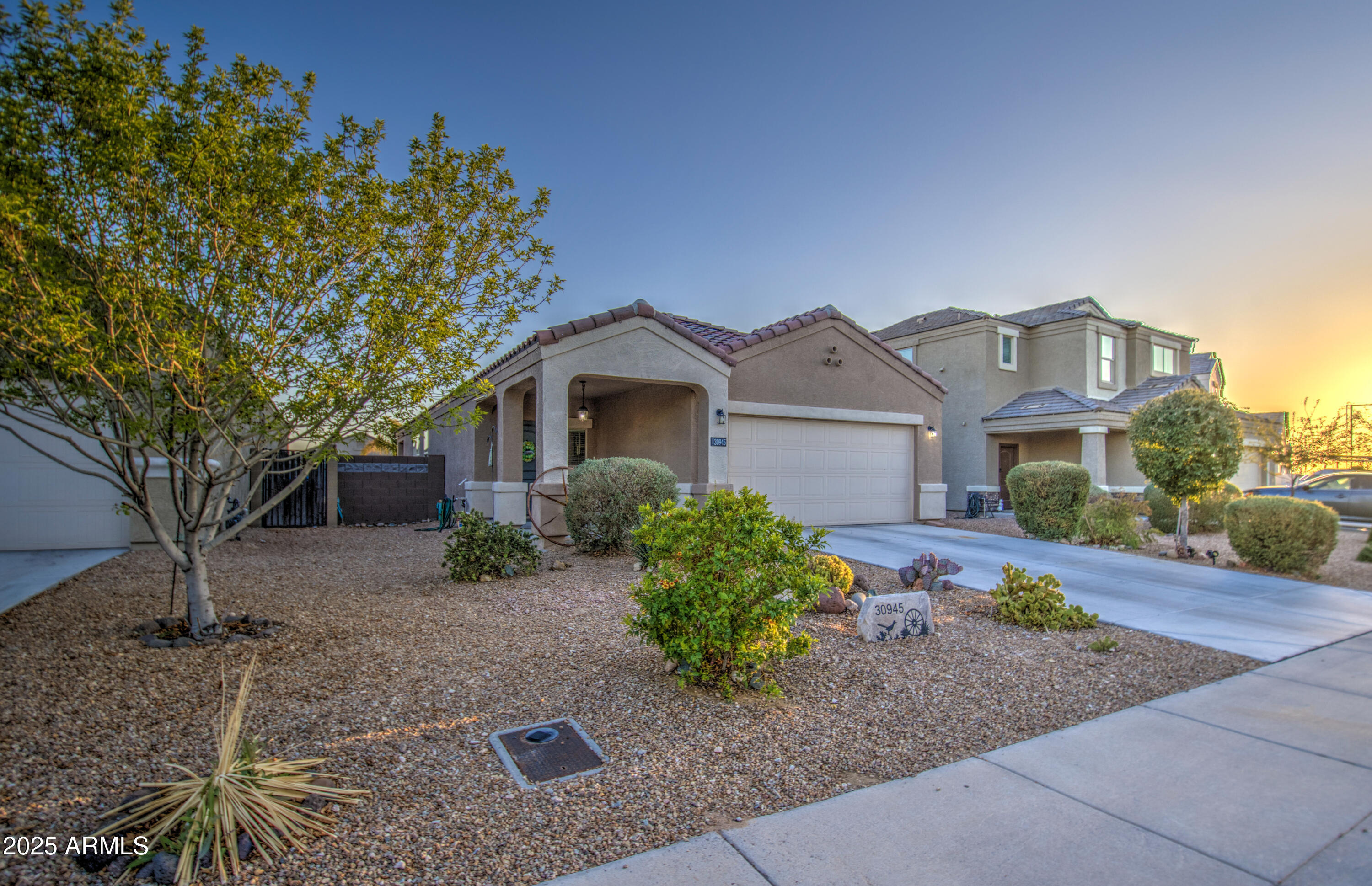 30945 W Picadilly Road Property Photo 1
