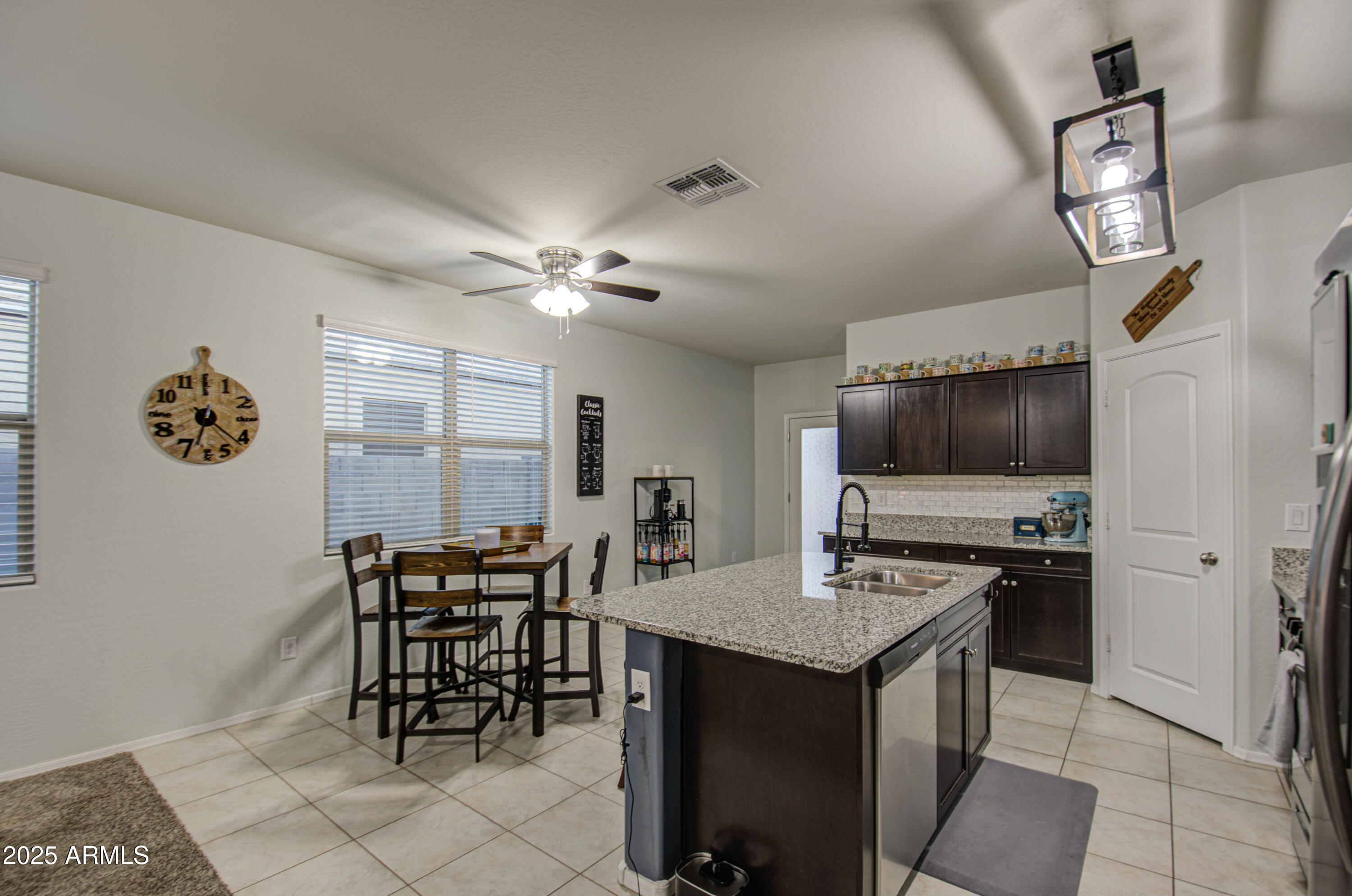 30945 W Picadilly Road Property Photo 14