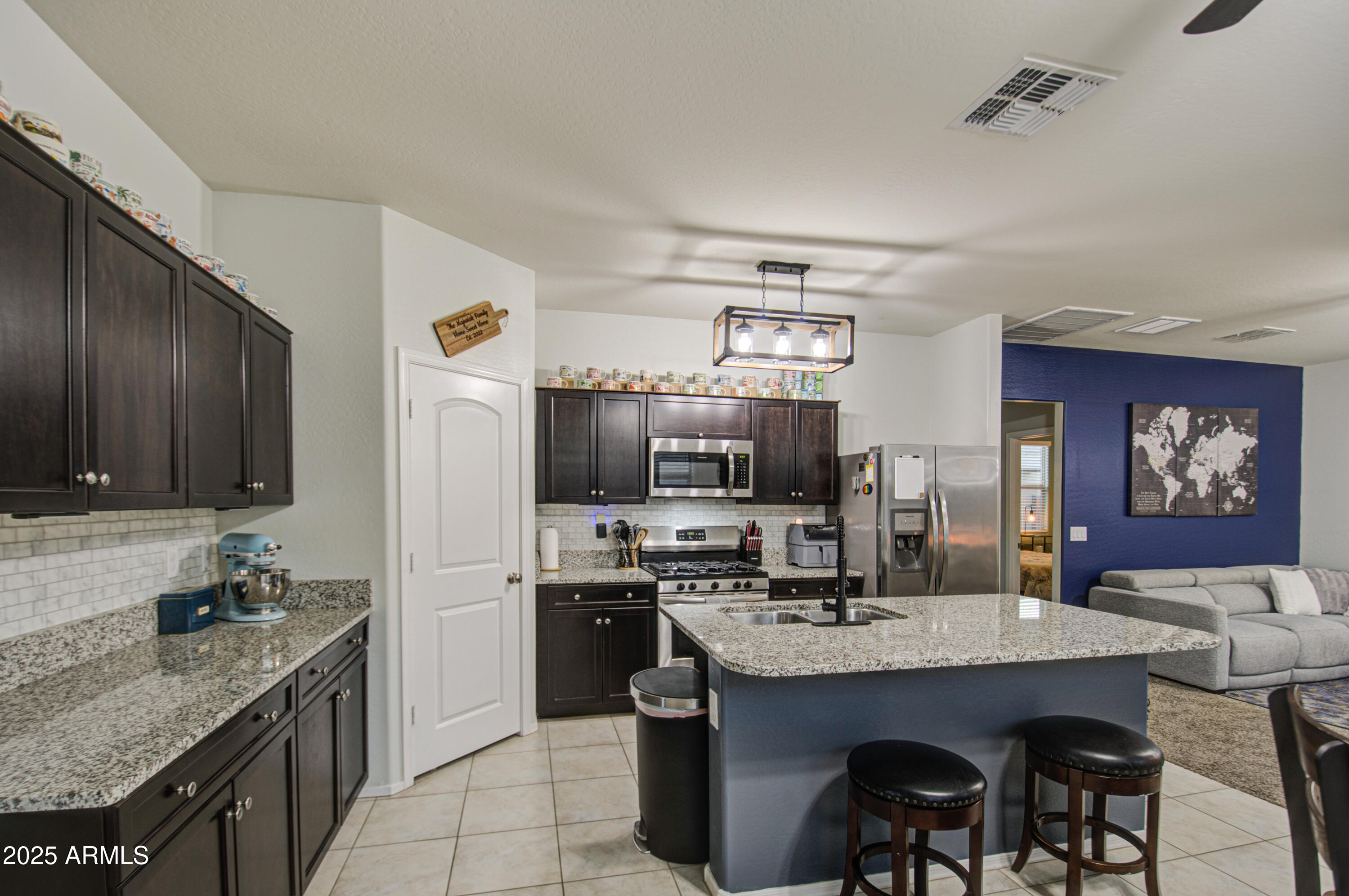 30945 W Picadilly Road Property Photo 17