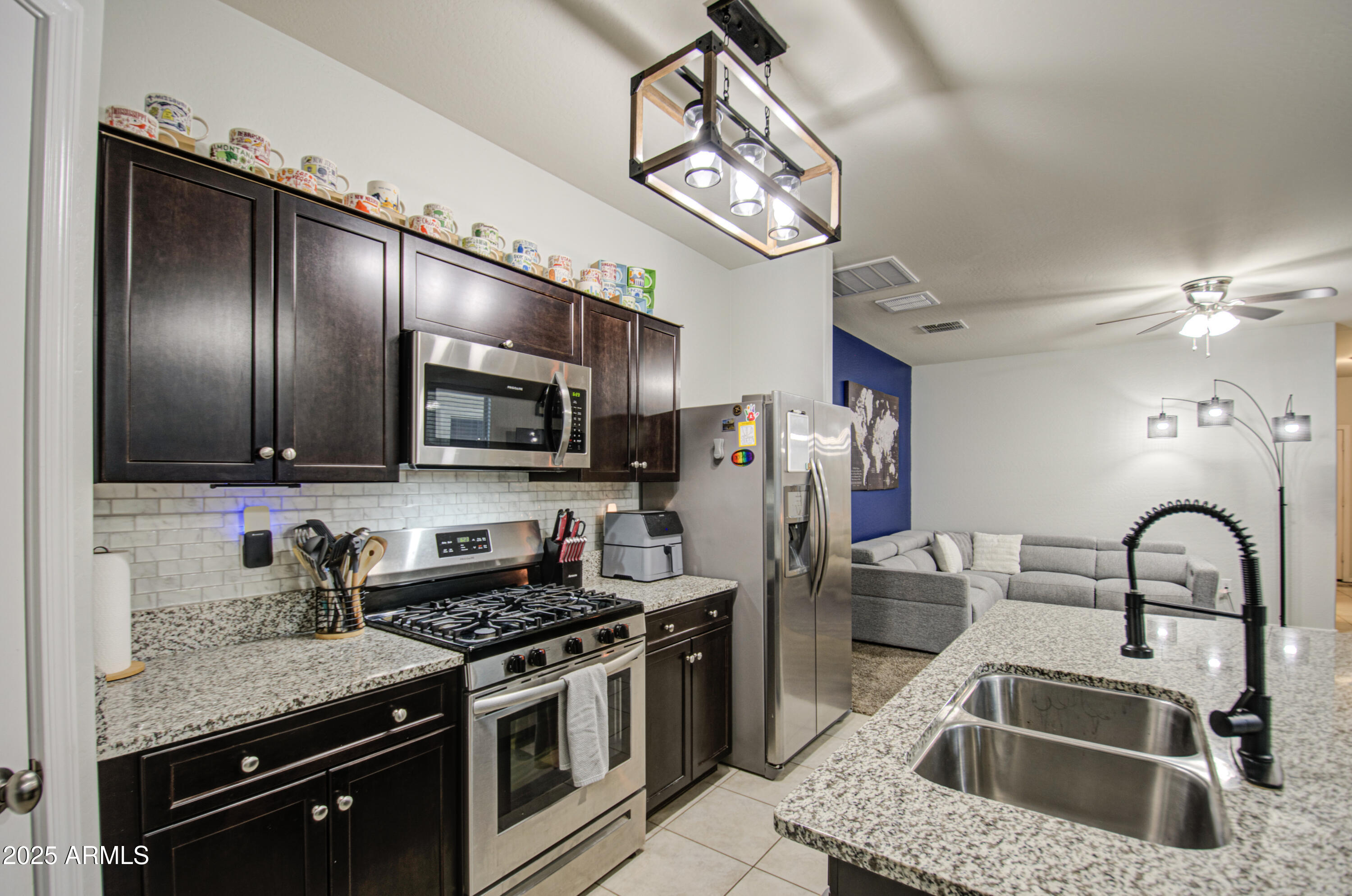30945 W Picadilly Road Property Photo 18