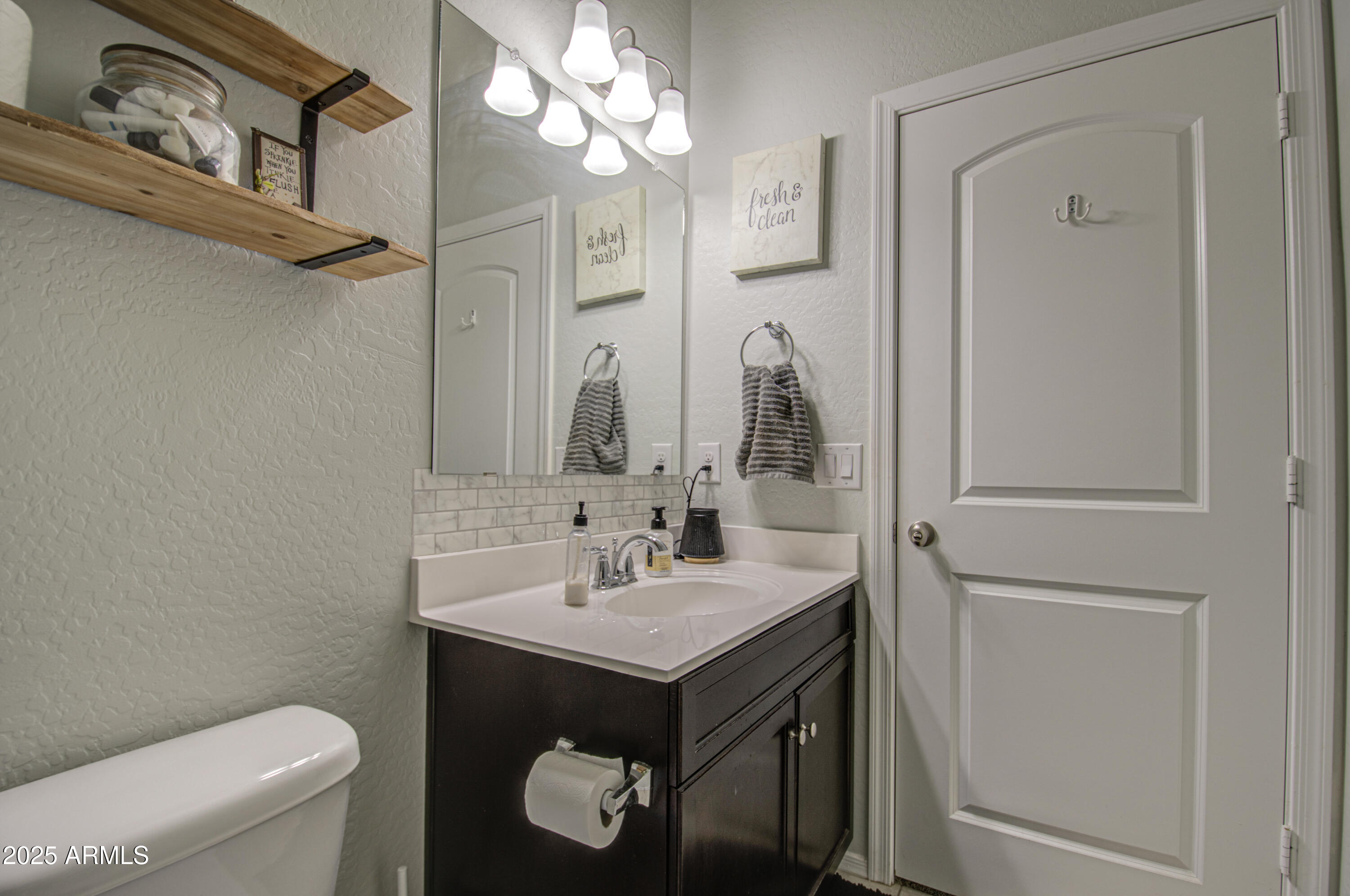 30945 W Picadilly Road Property Photo 28