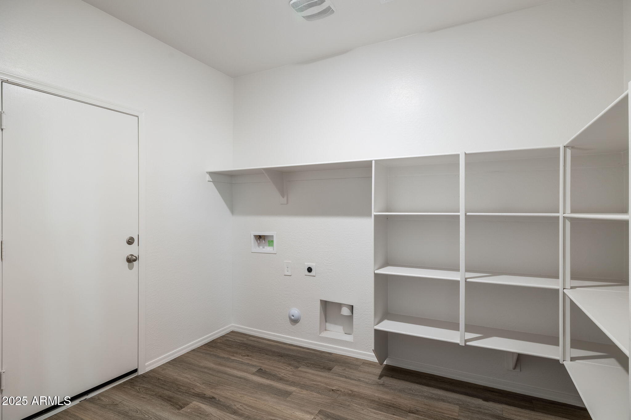 18334 W Desert Hollow Drive Property Photo 15