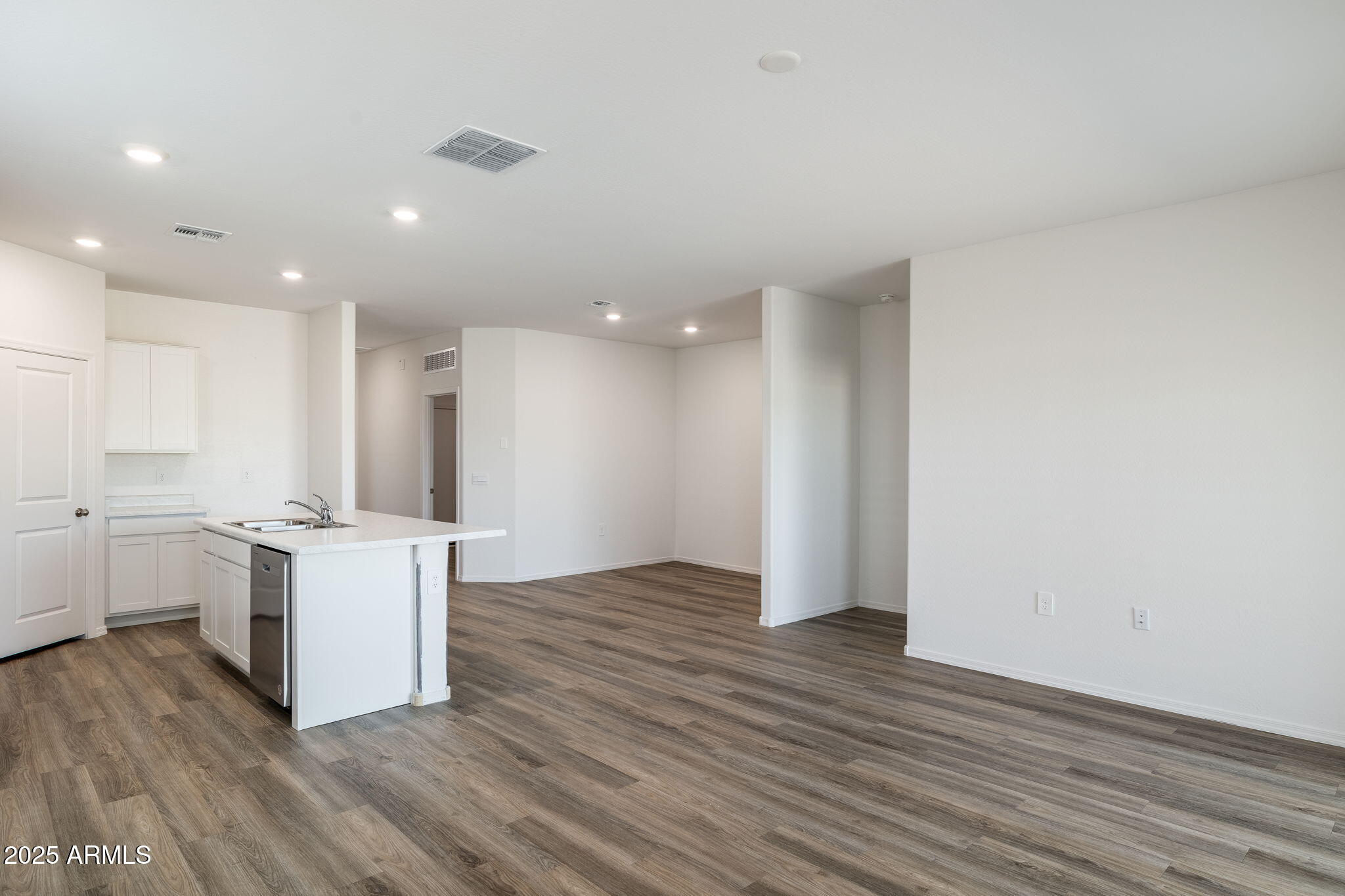 18334 W Desert Hollow Drive Property Photo 18