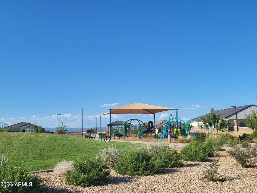 18334 W Desert Hollow Drive Property Photo 23
