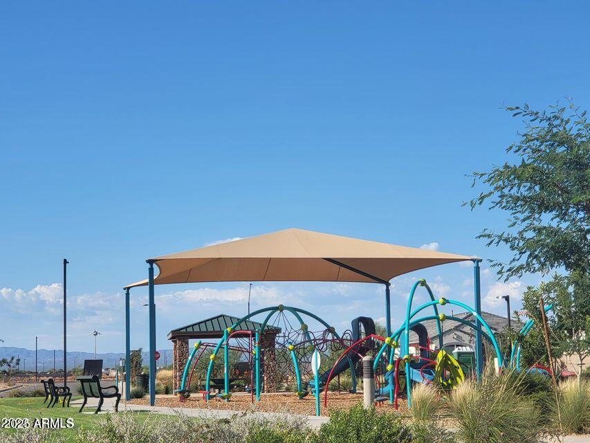 18334 W Desert Hollow Drive Property Photo 24