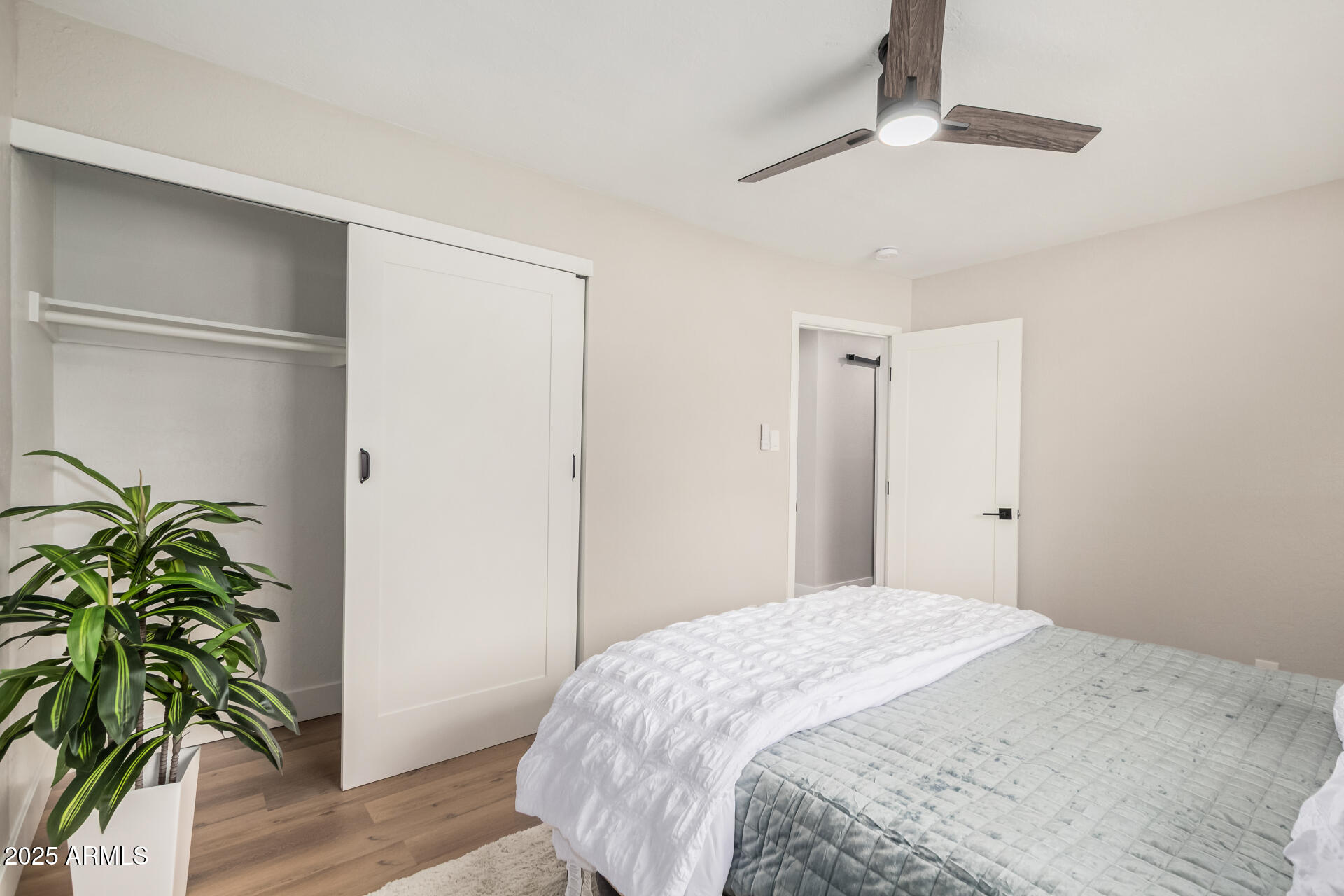 6926 E Moreland Street Property Photo 12