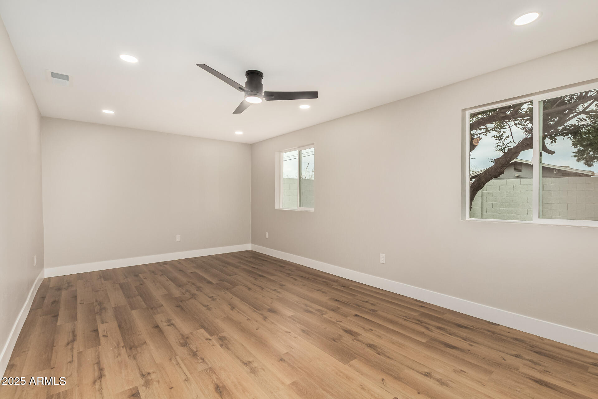 6926 E Moreland Street Property Photo 19