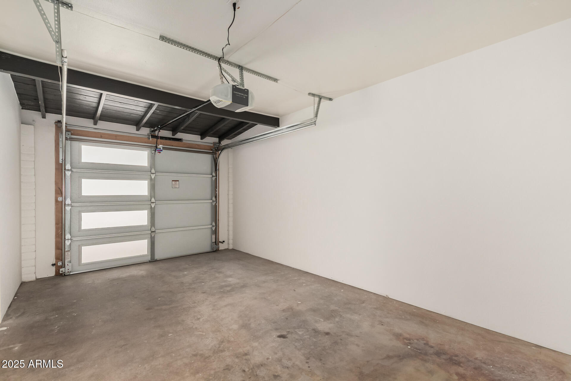 6926 E Moreland Street Property Photo 23