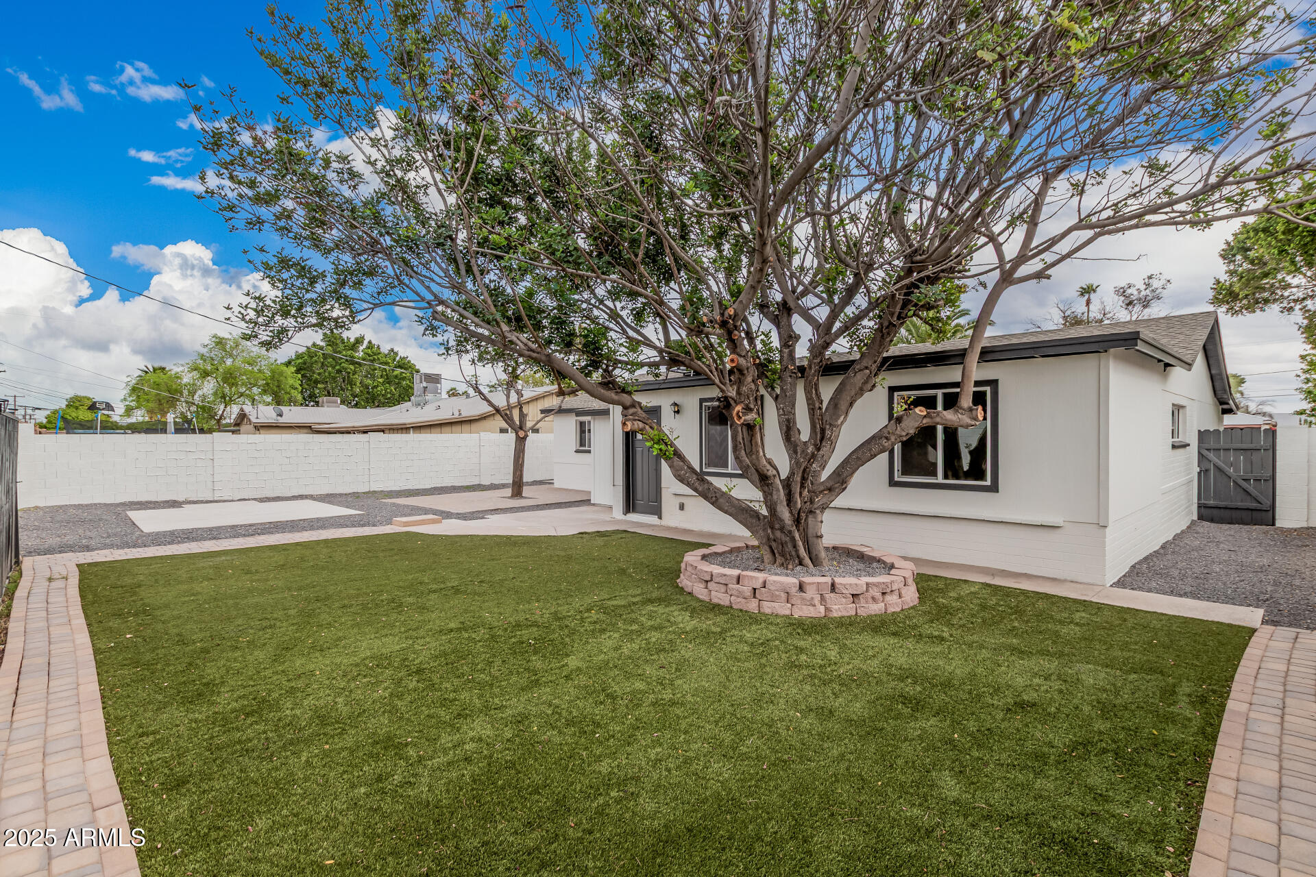 6926 E Moreland Street Property Photo 24
