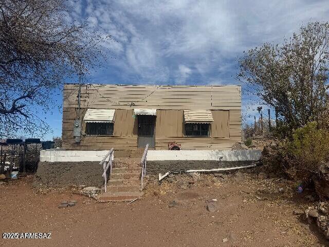 211 E Hudgins Street Property Photo
