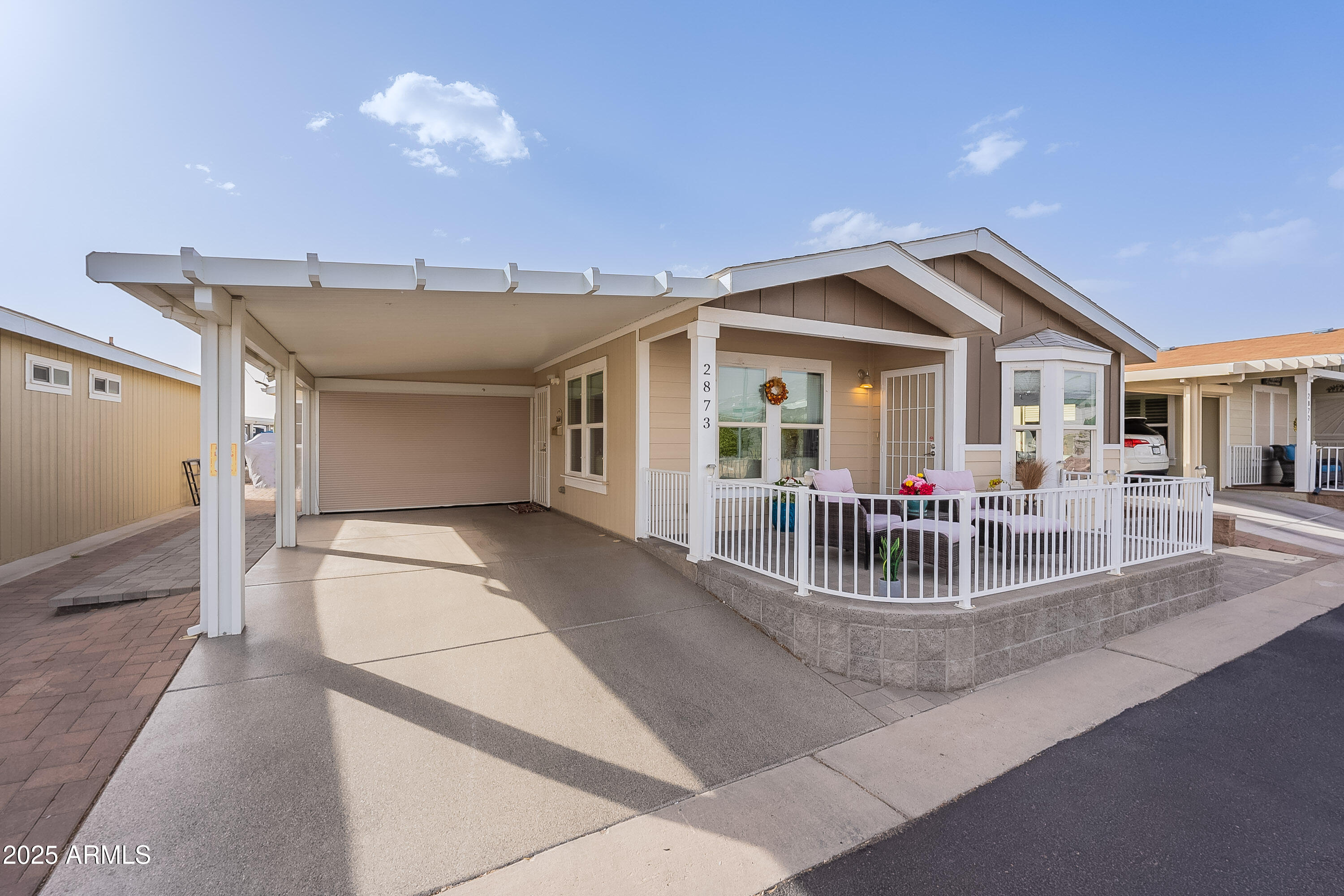650 N Hawes Road Property Photo 1