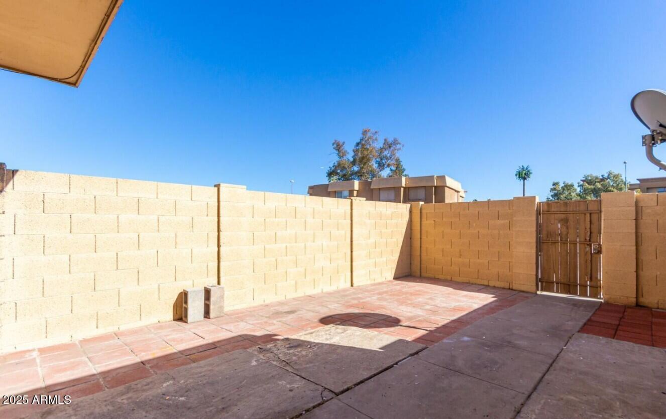 4650 E Wood Street Property Photo 2