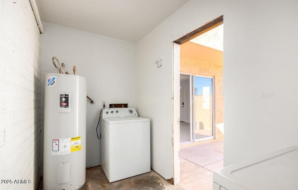 4650 E Wood Street Property Photo 5