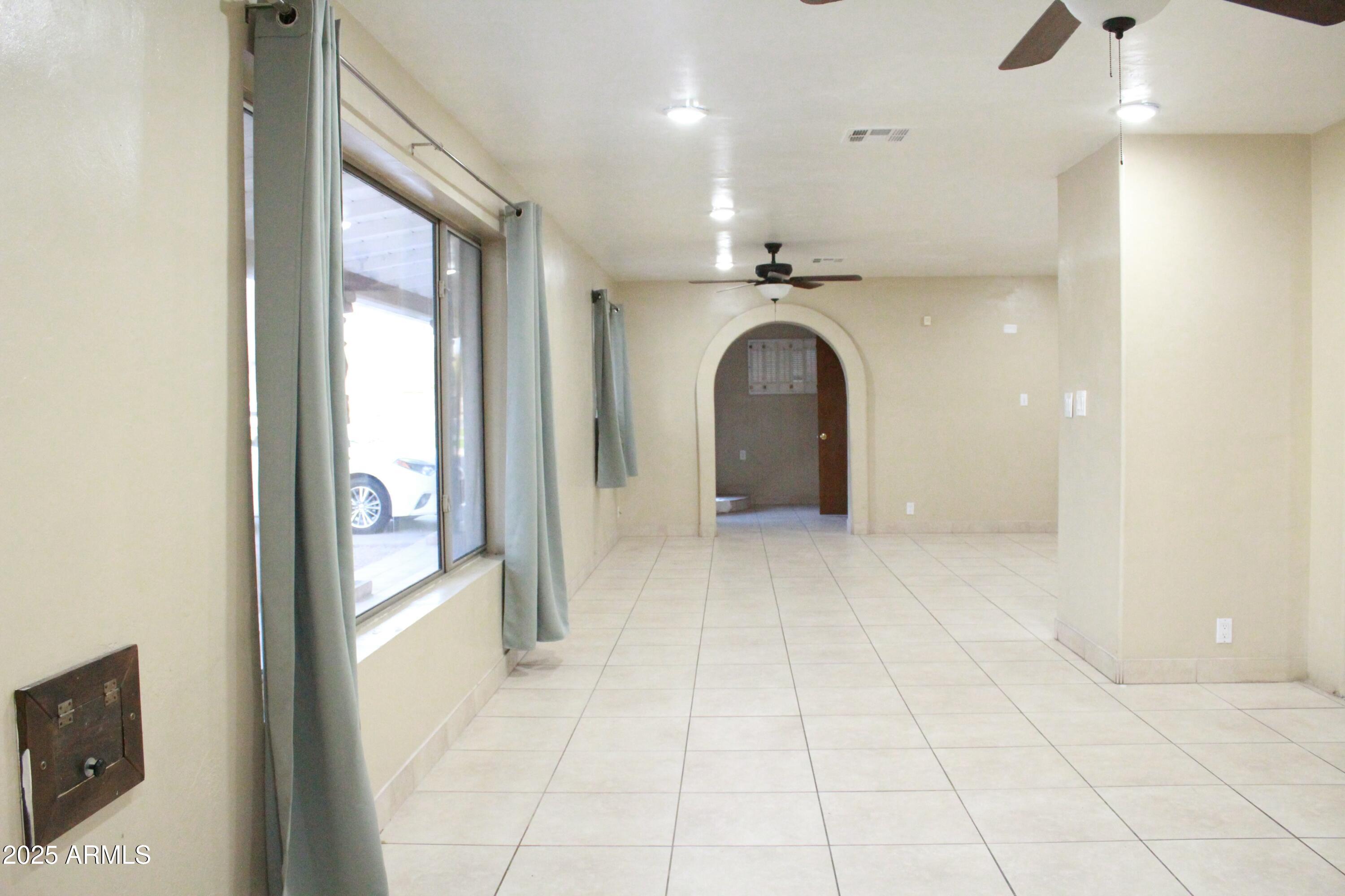 1843 E Minnezona Avenue Property Photo 8