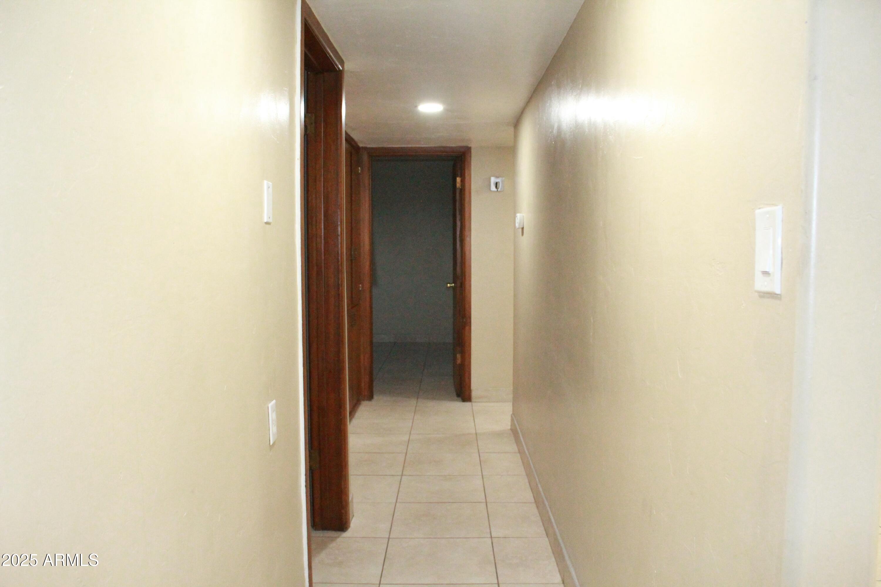 1843 E Minnezona Avenue Property Photo 16