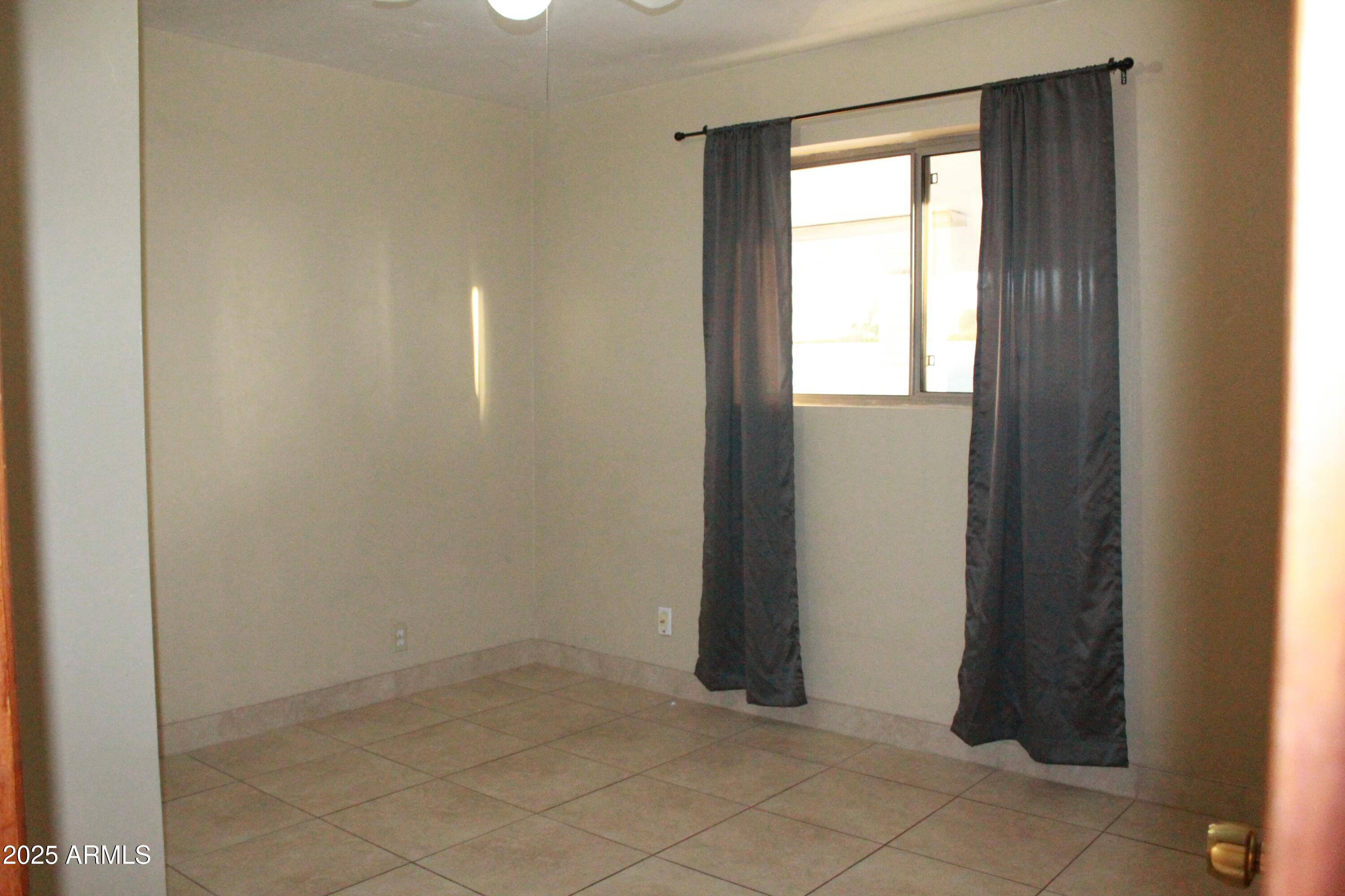 1843 E Minnezona Avenue Property Photo 17