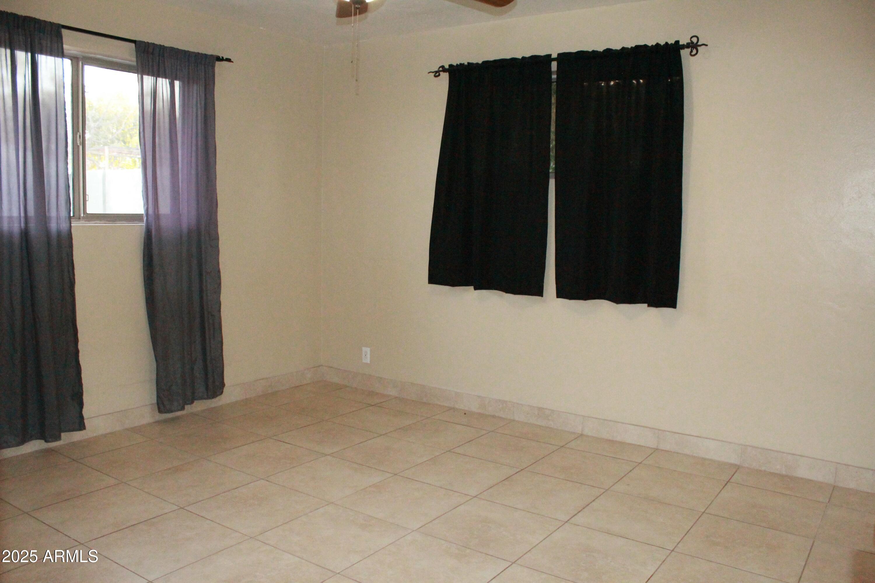 1843 E Minnezona Avenue Property Photo 20
