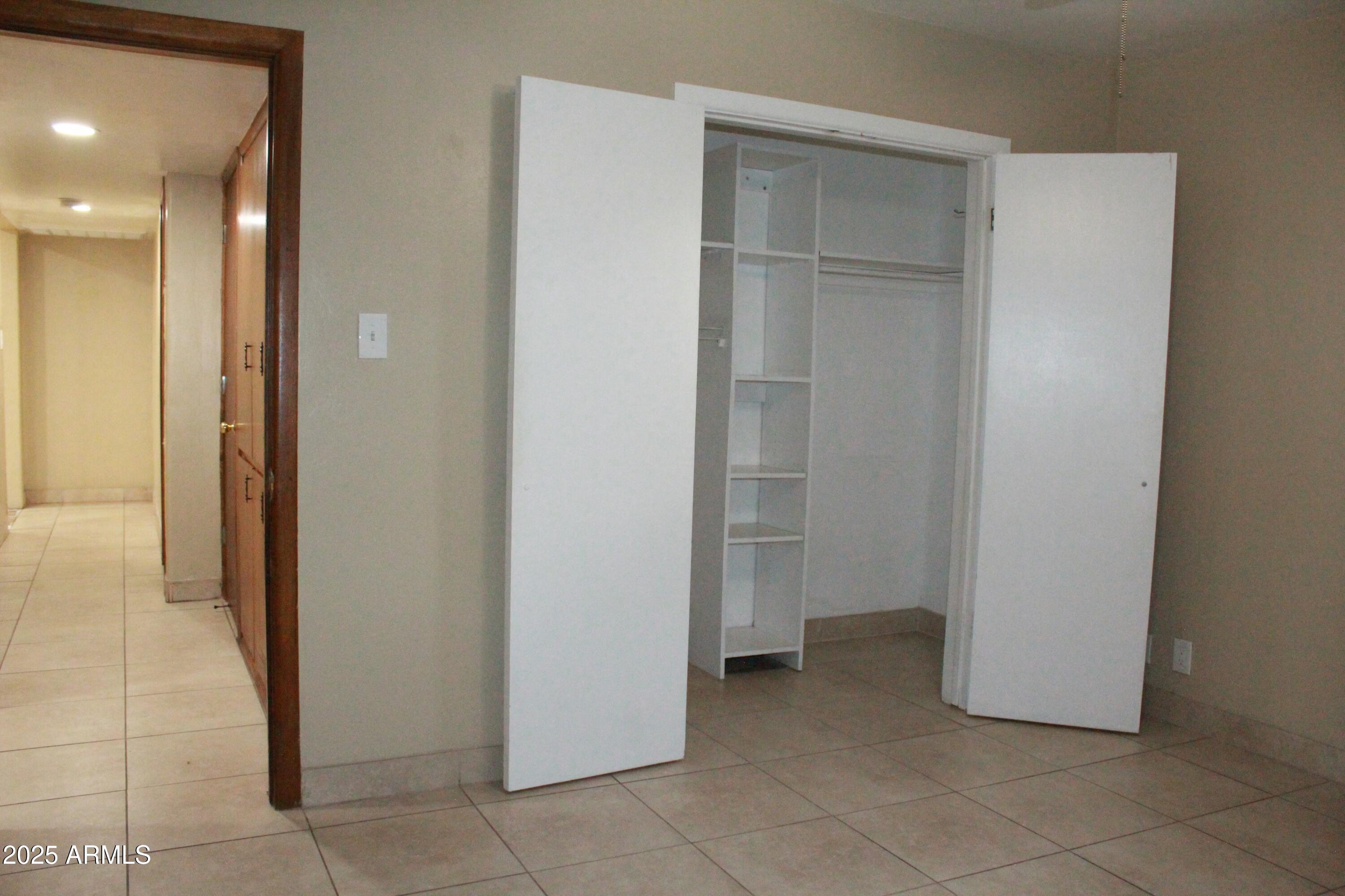 1843 E Minnezona Avenue Property Photo 21