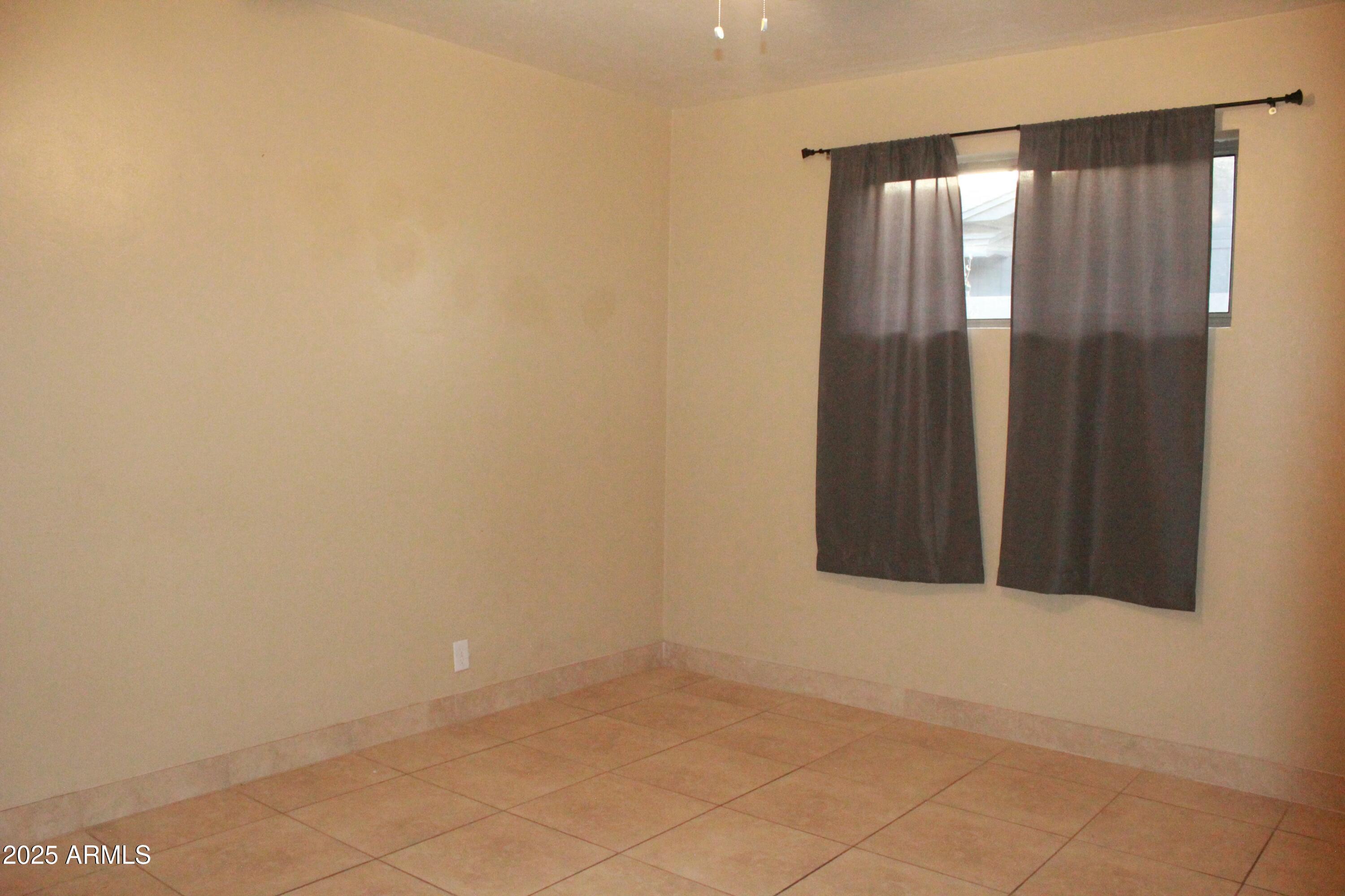 1843 E Minnezona Avenue Property Photo 23