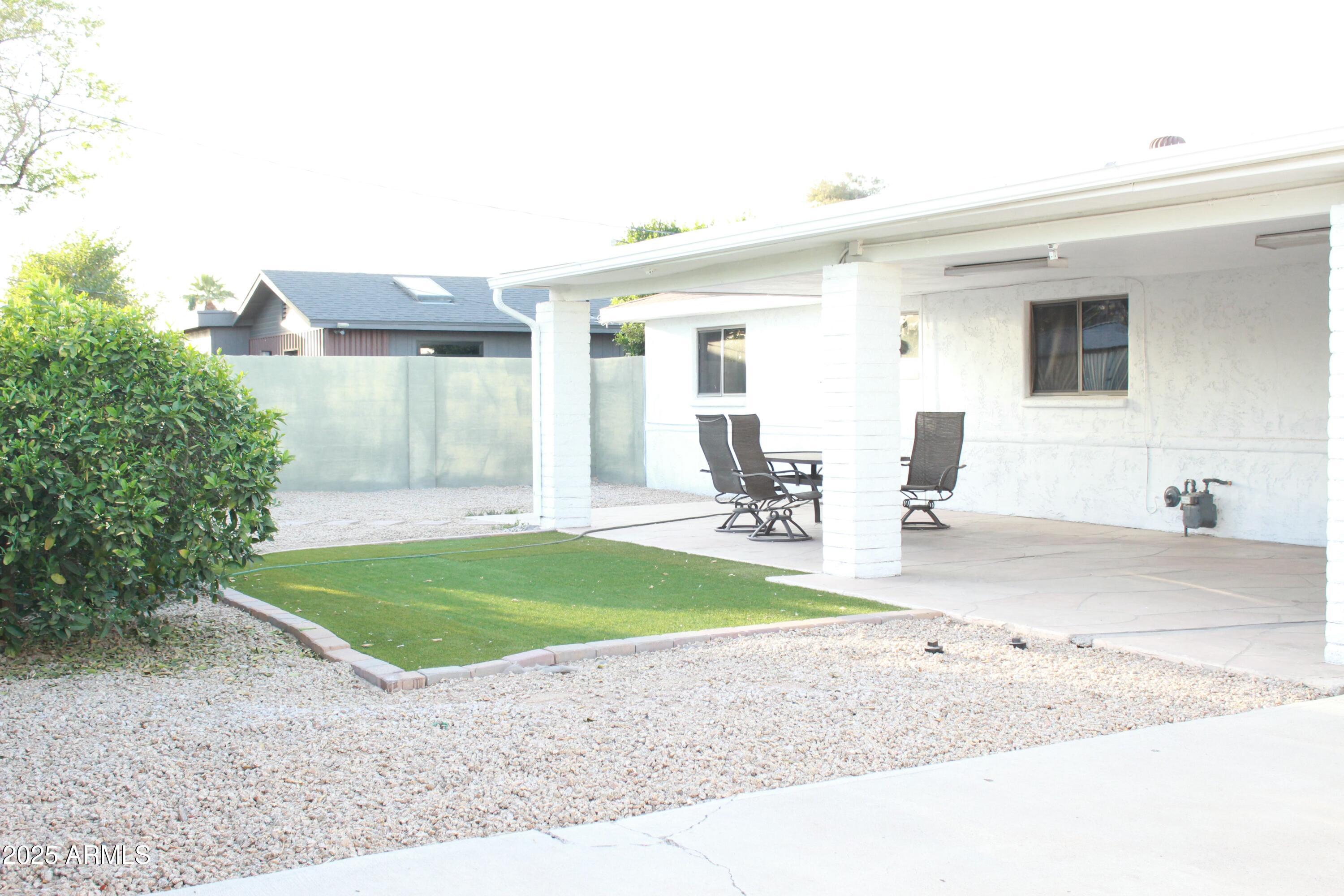 1843 E Minnezona Avenue Property Photo 28