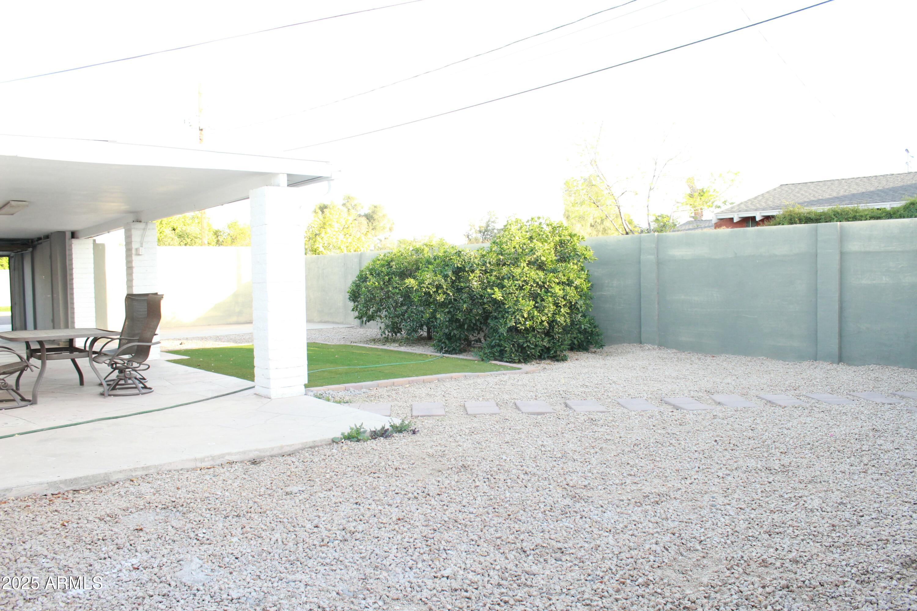 1843 E Minnezona Avenue Property Photo 30