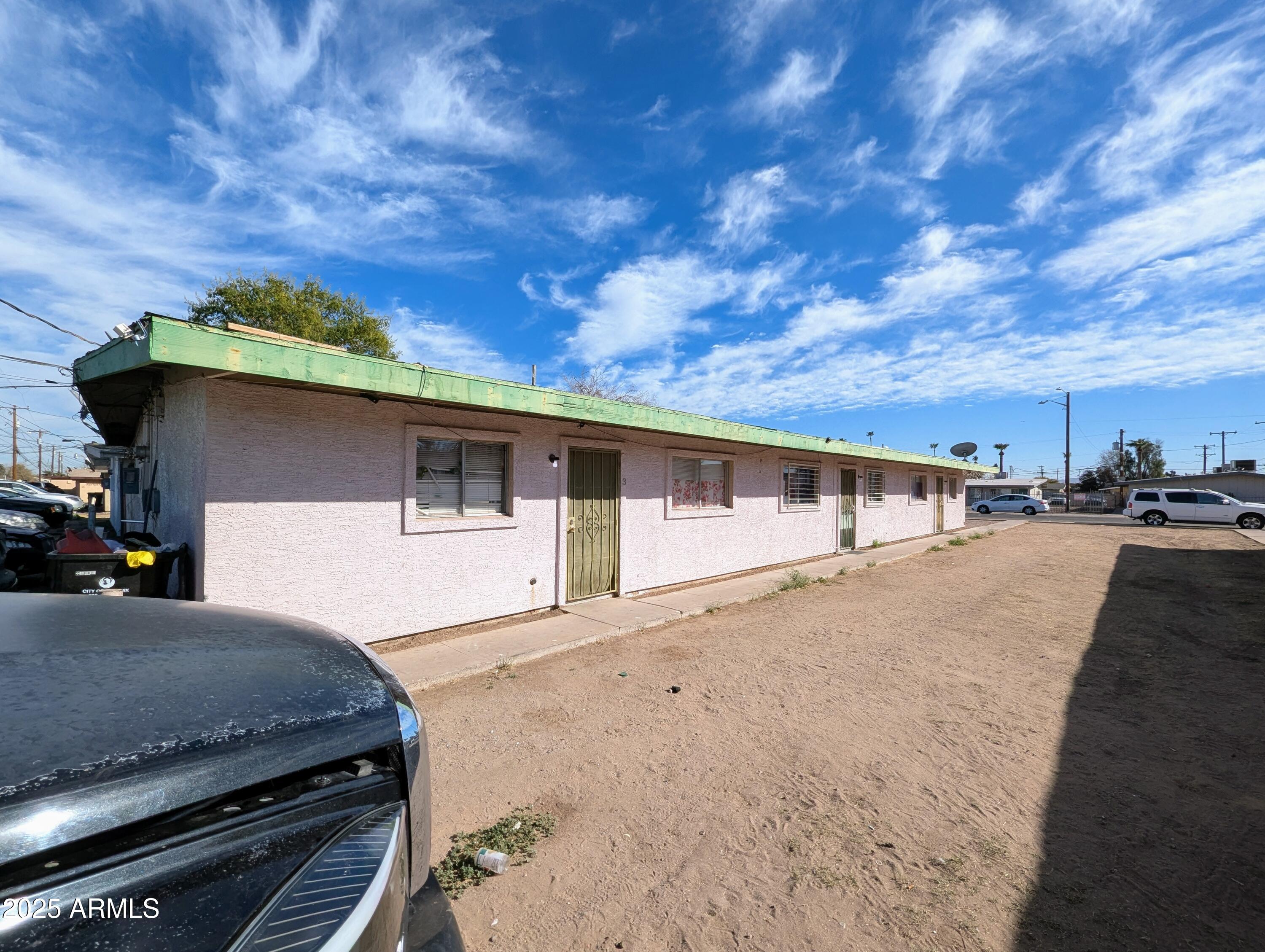 2210 W Heatherbrae Drive Property Photo 3