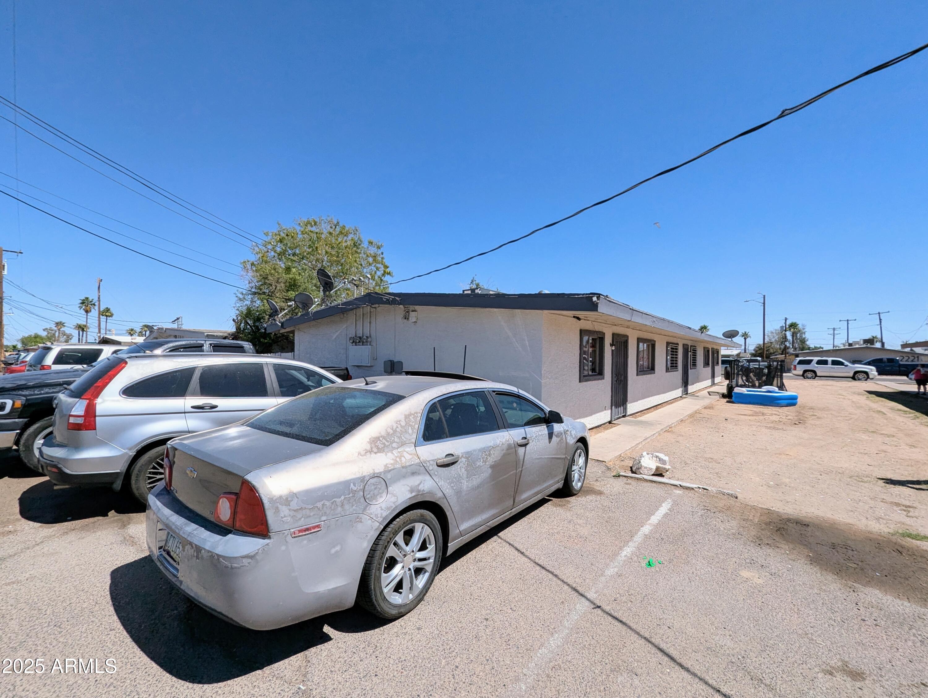 2210 W Heatherbrae Drive Property Photo 4