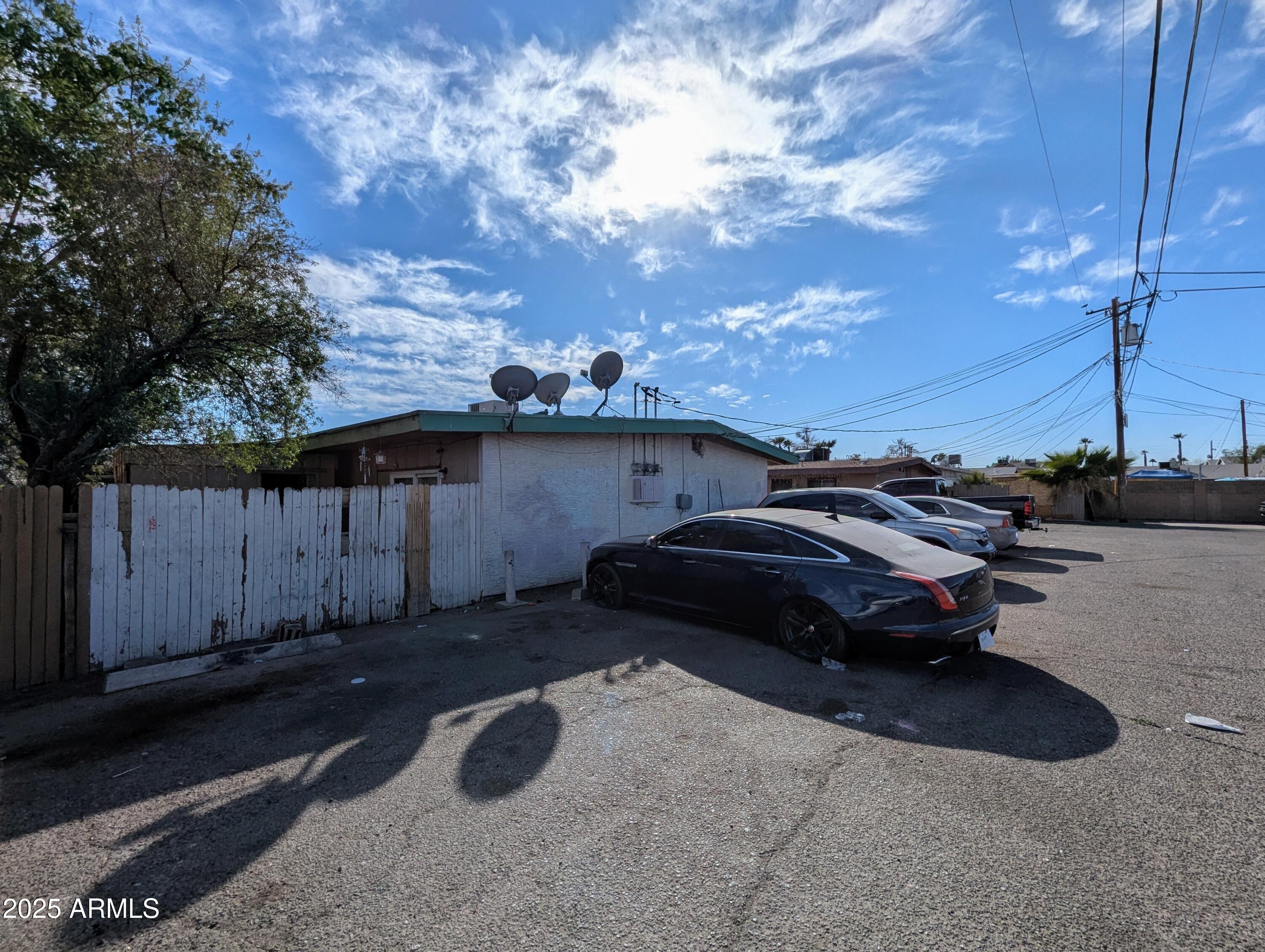 2210 W Heatherbrae Drive Property Photo 6
