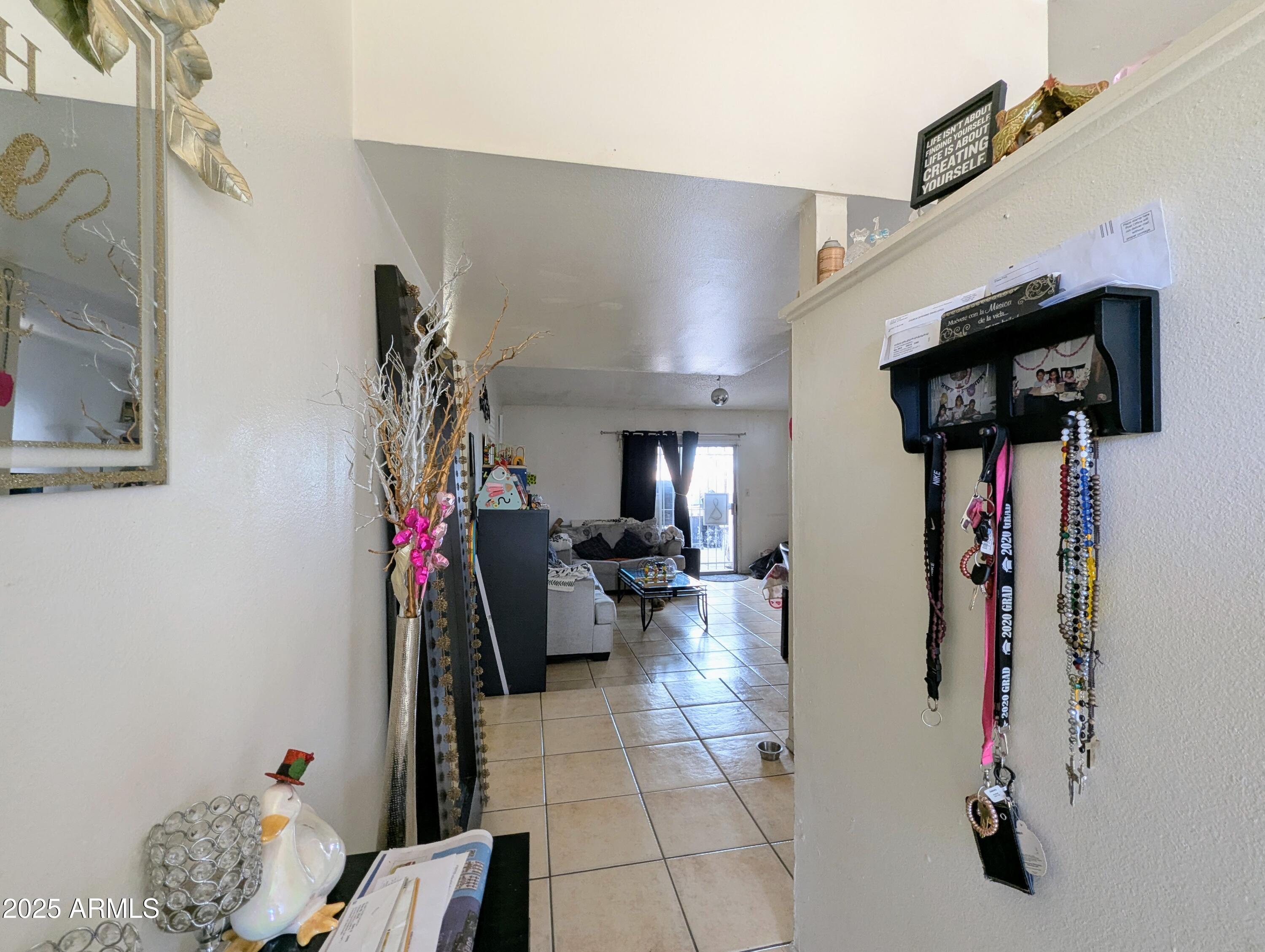 2210 W Heatherbrae Drive Property Photo 7