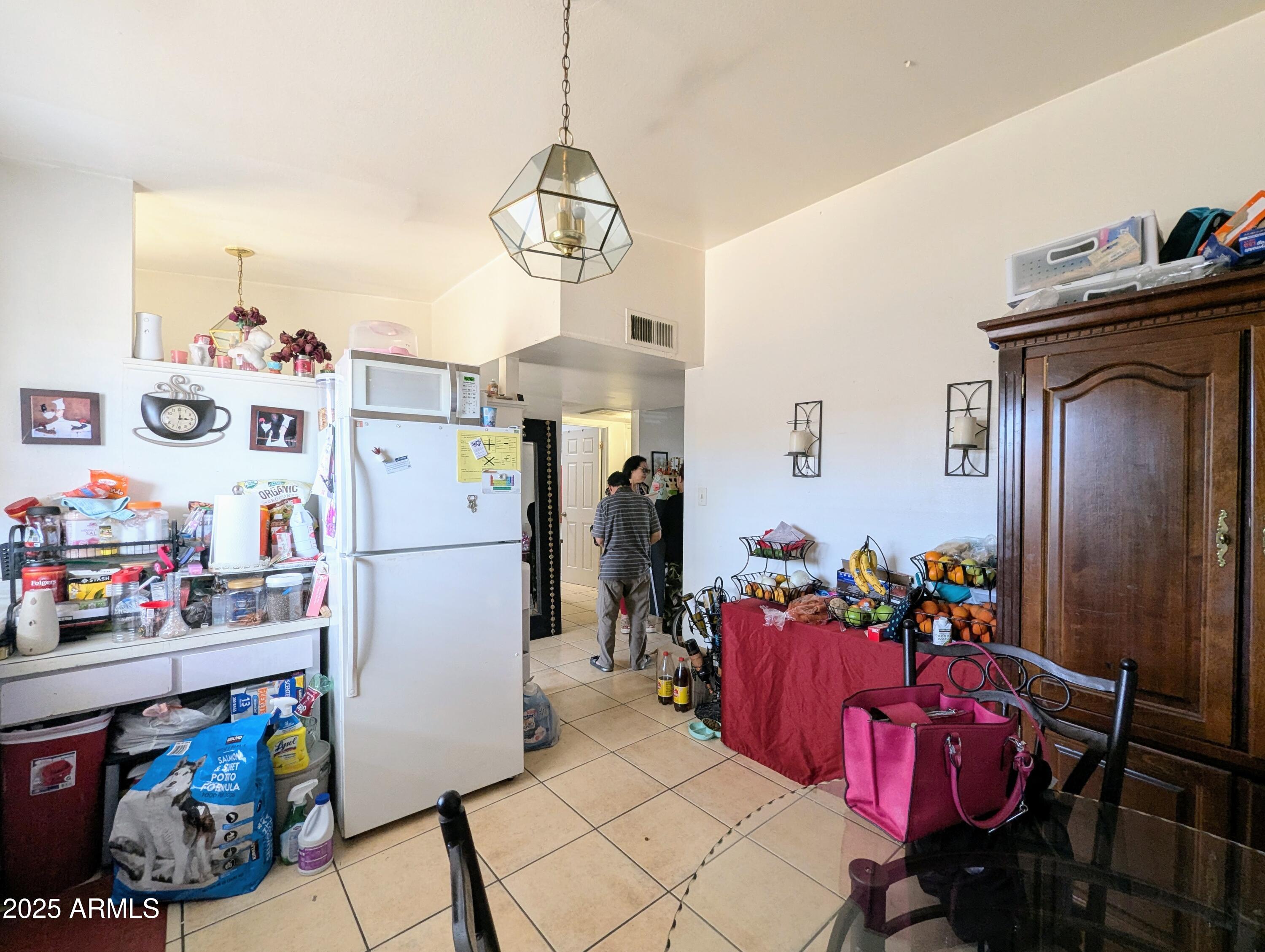 2210 W Heatherbrae Drive Property Photo 11
