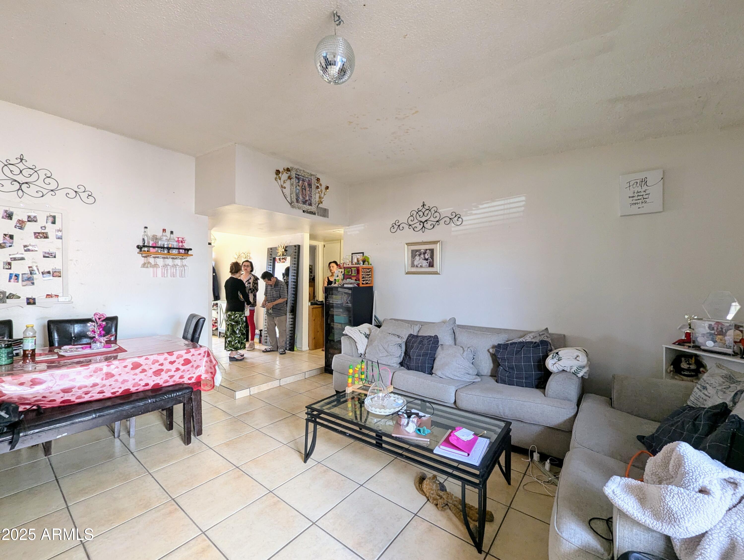 2210 W Heatherbrae Drive Property Photo 15