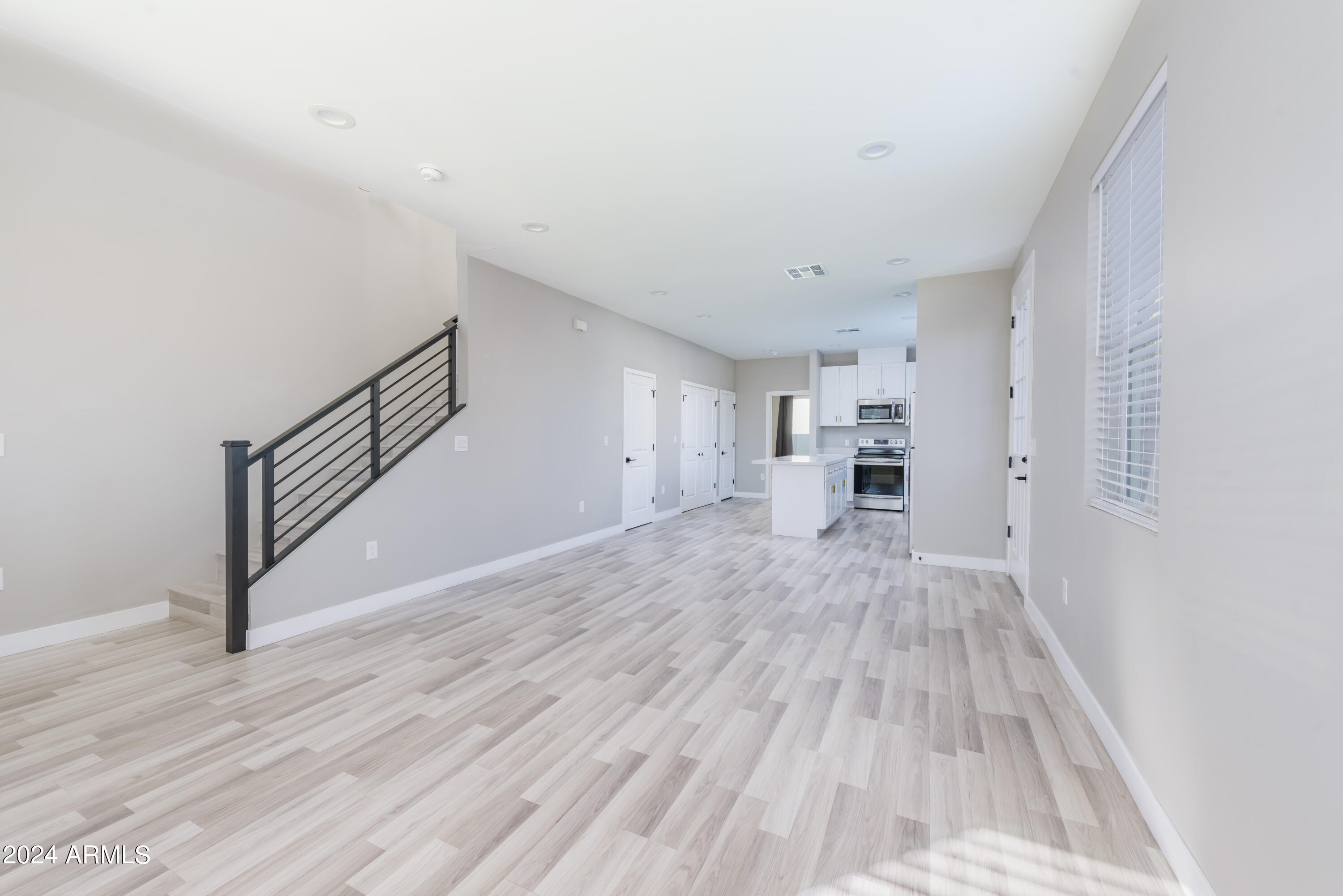 1050 W Polk Street Property Photo 16