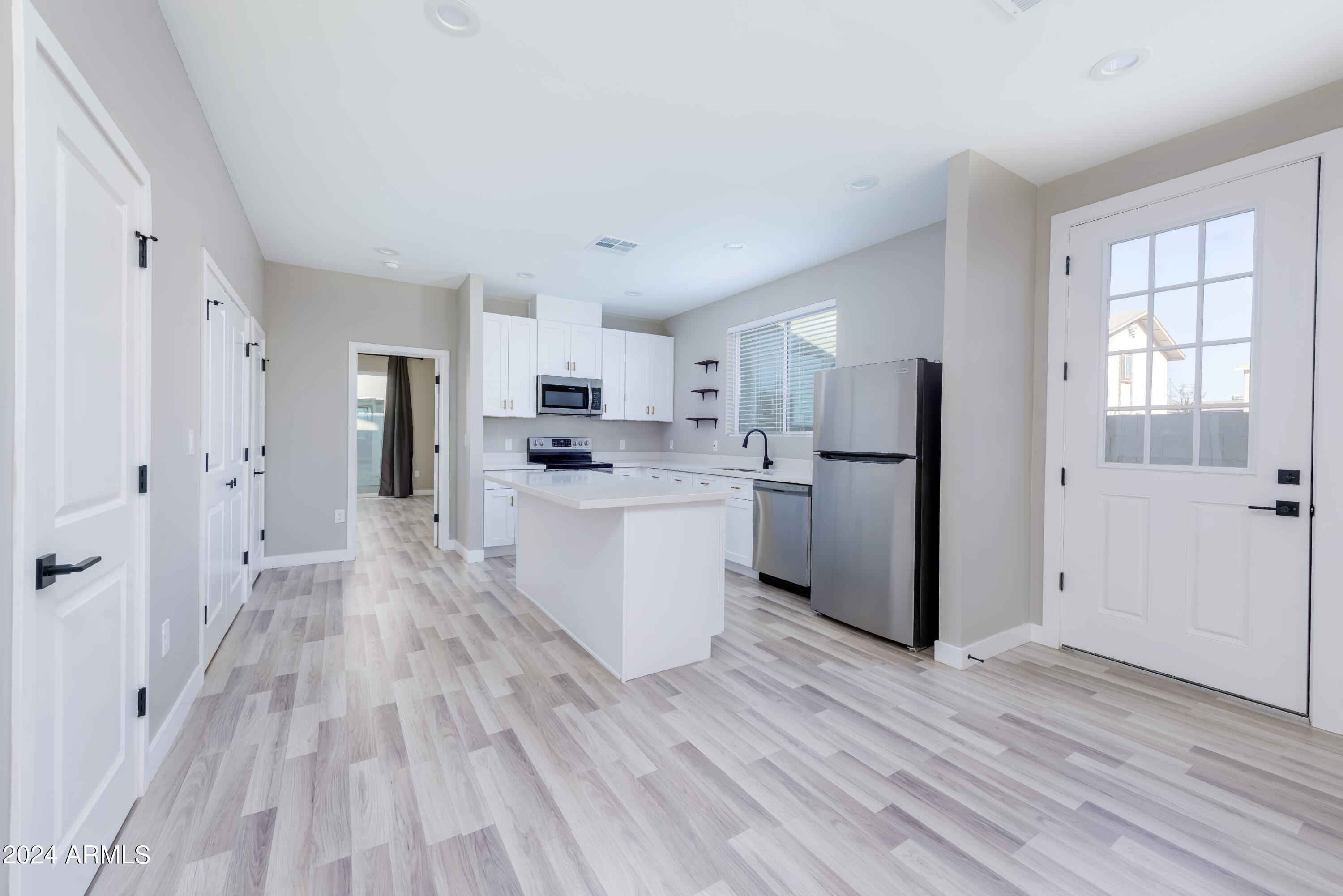 1050 W Polk Street Property Photo 17