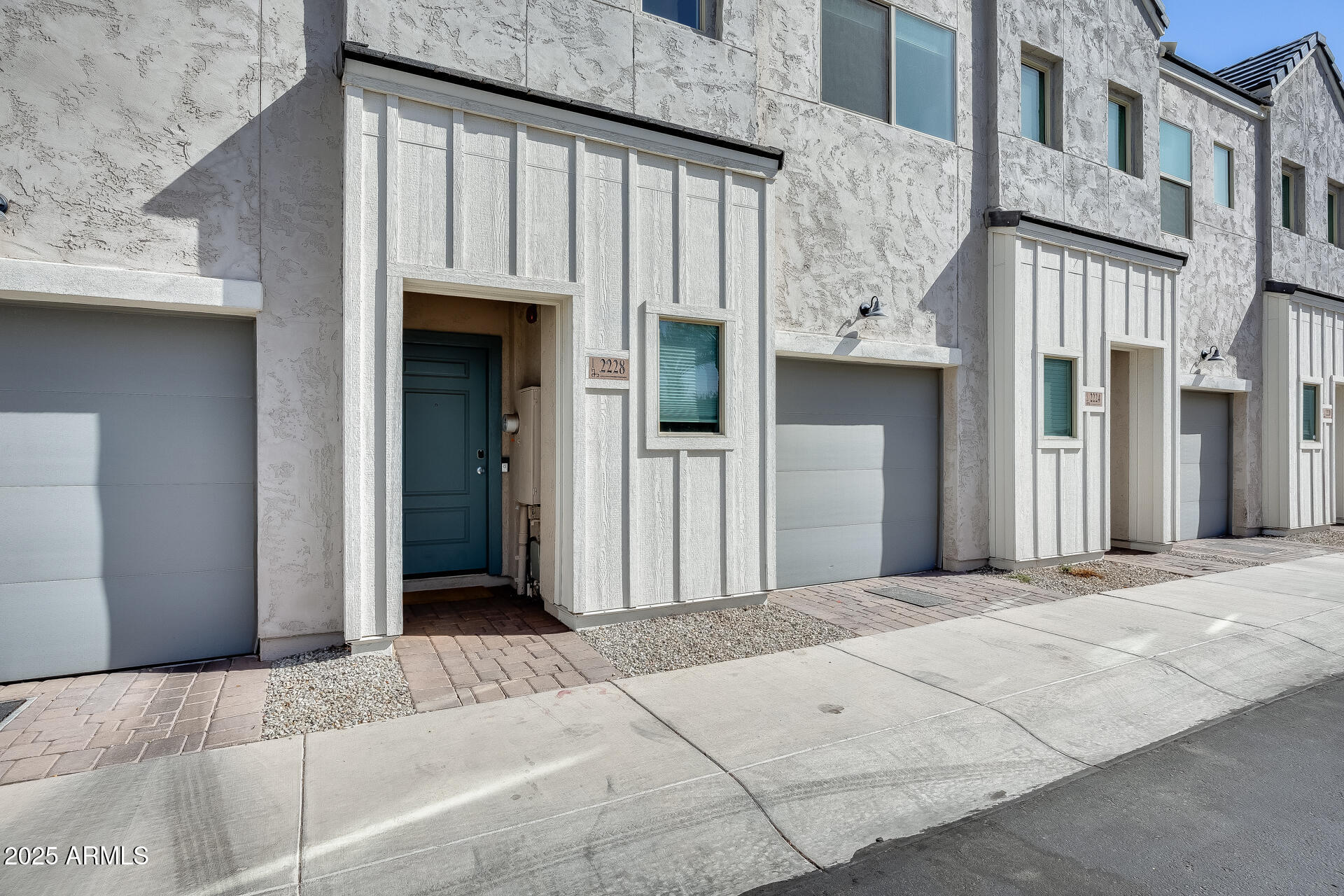 2228 W Harmont Drive Property Photo