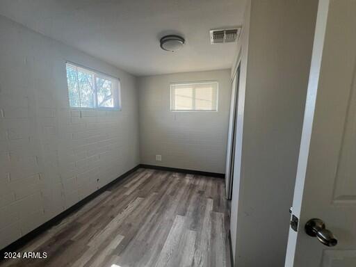 1402 W Mercer Lane Property Photo 8