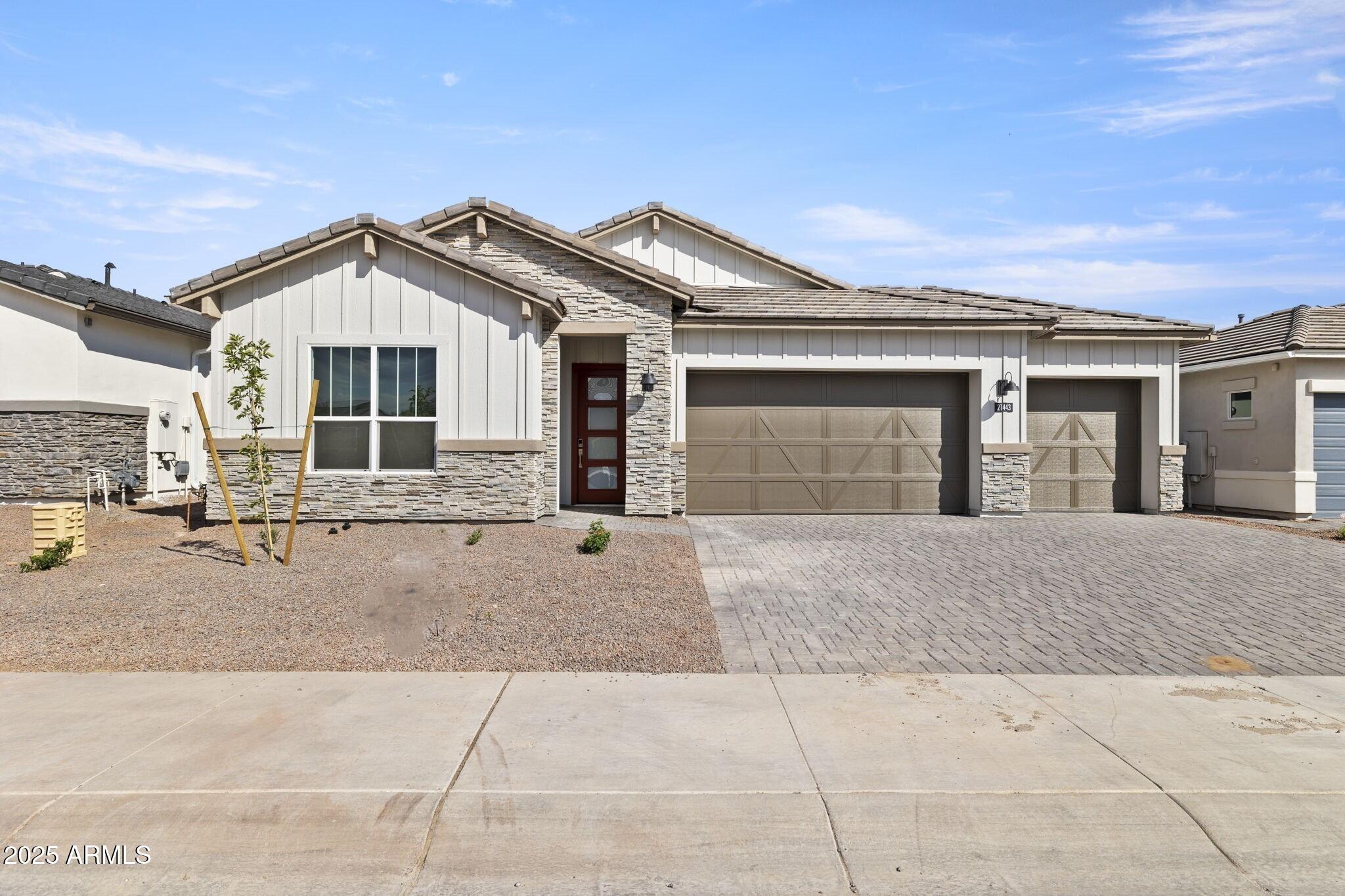 17742 W Brown Street Property Photo 1