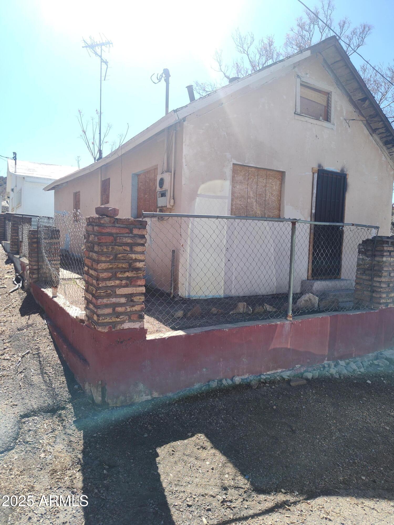 3915 E Greer Street Property Photo 1