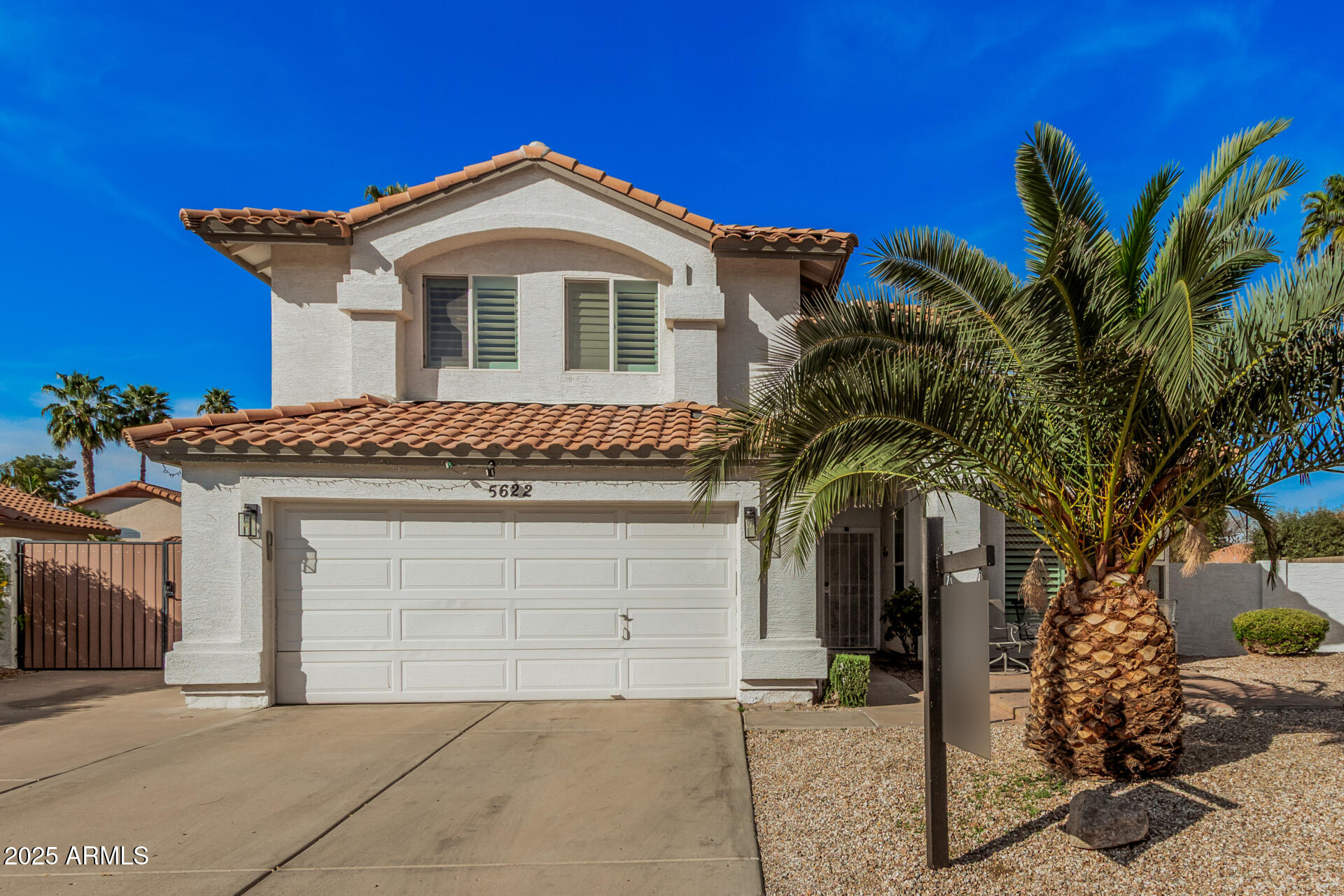 5622 E Gelding Drive Property Photo 1