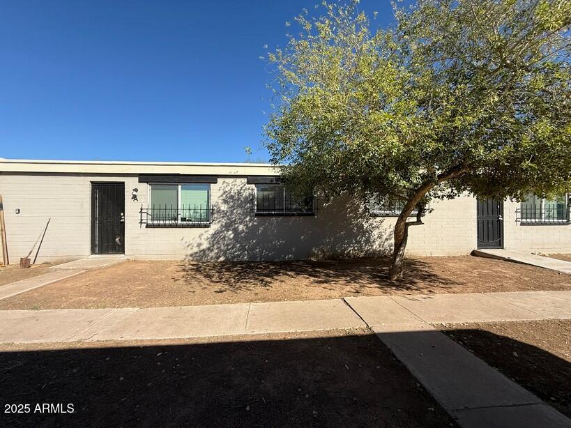 1925 W Village Drive Property Photo 2