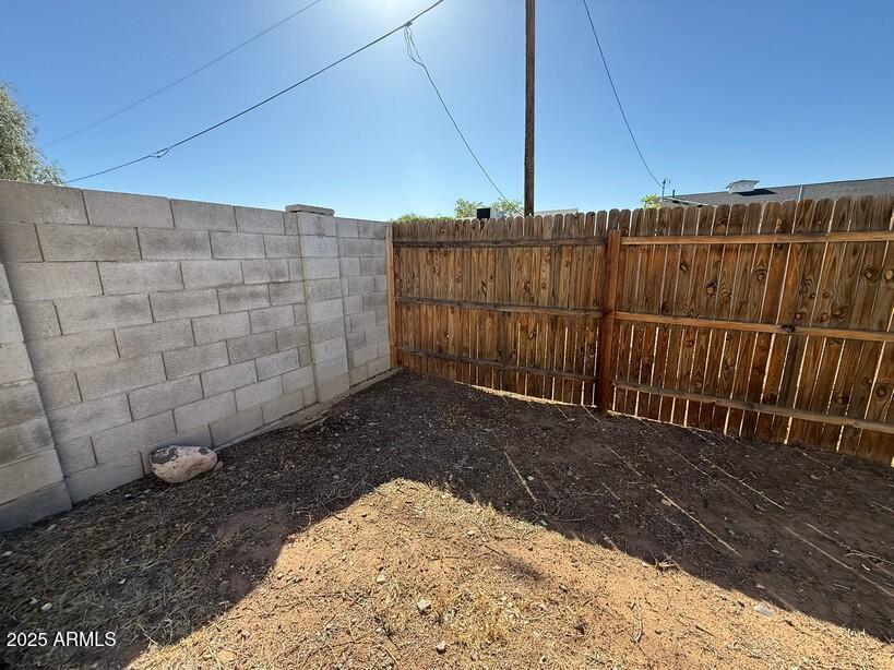 1925 W Village Drive Property Photo 4