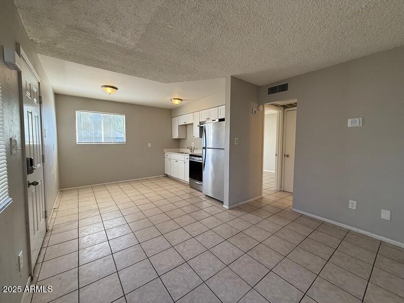1925 W Village Drive Property Photo 10