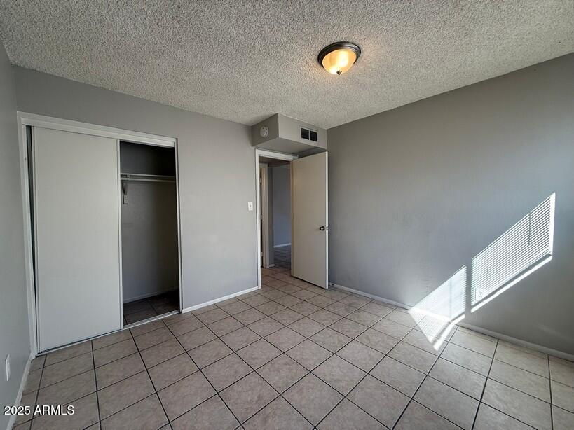 1925 W Village Drive Property Photo 13