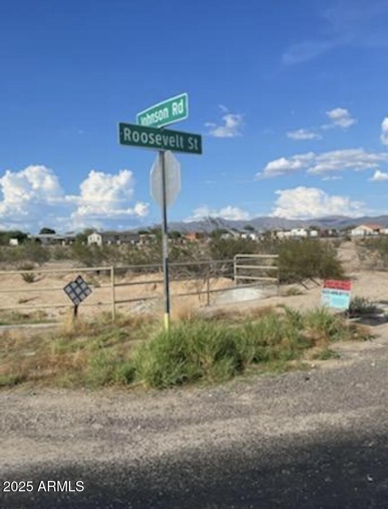 30632 W Roosevelt Street Property Photo