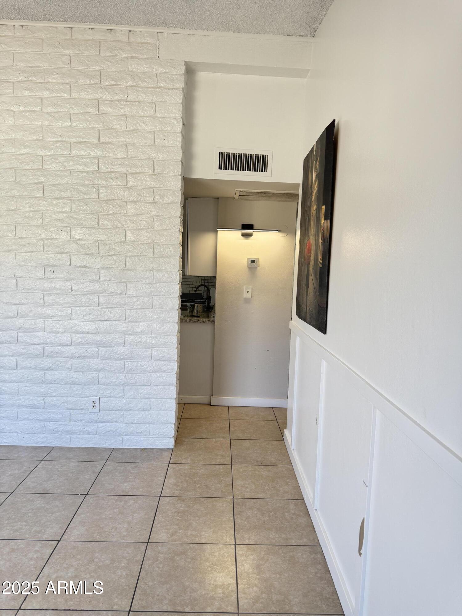 311 E 6th Avenue Property Photo 19